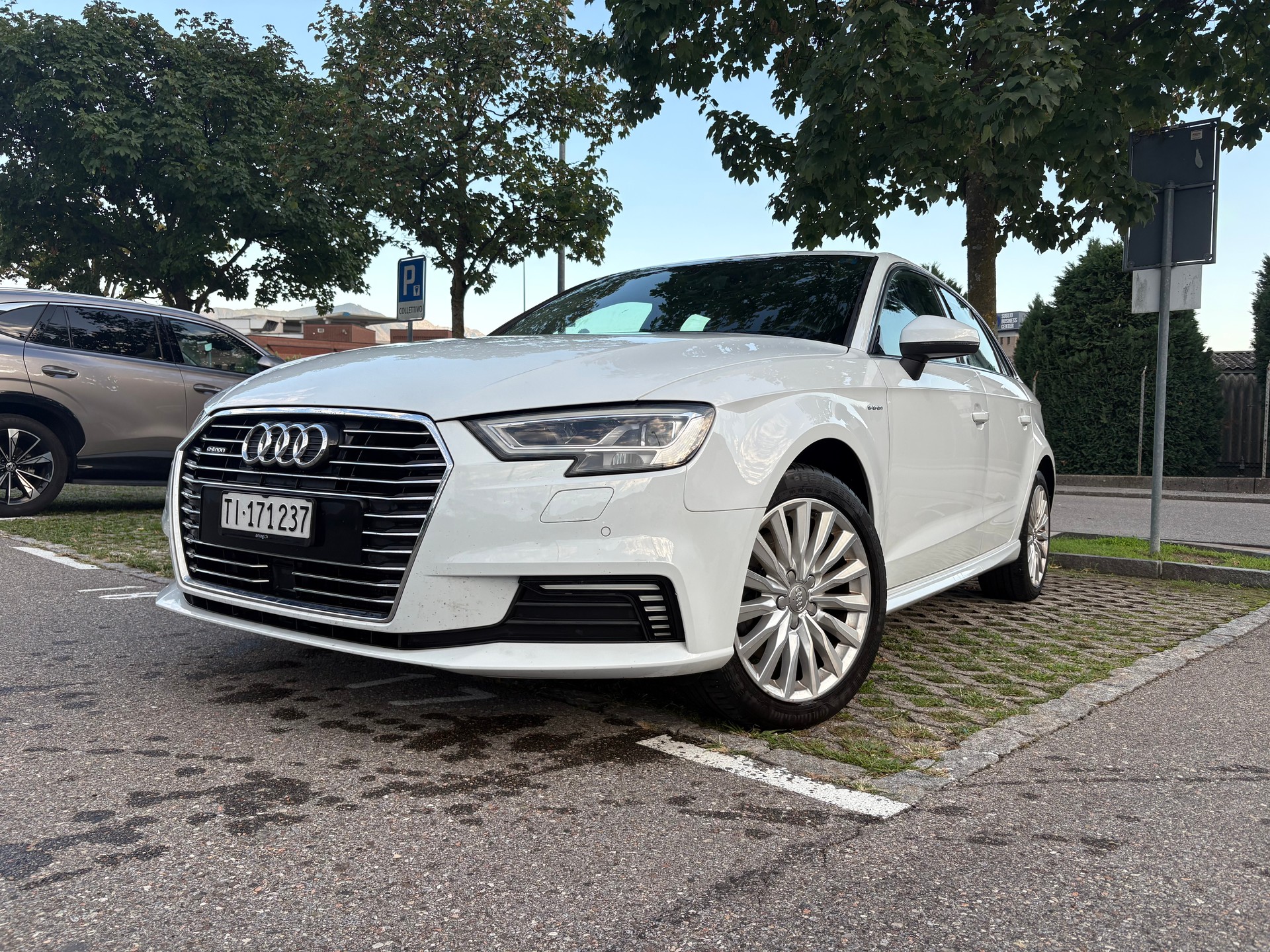 AUDI 1.4 T FSI e-tron Sport S-Tr.-image-0