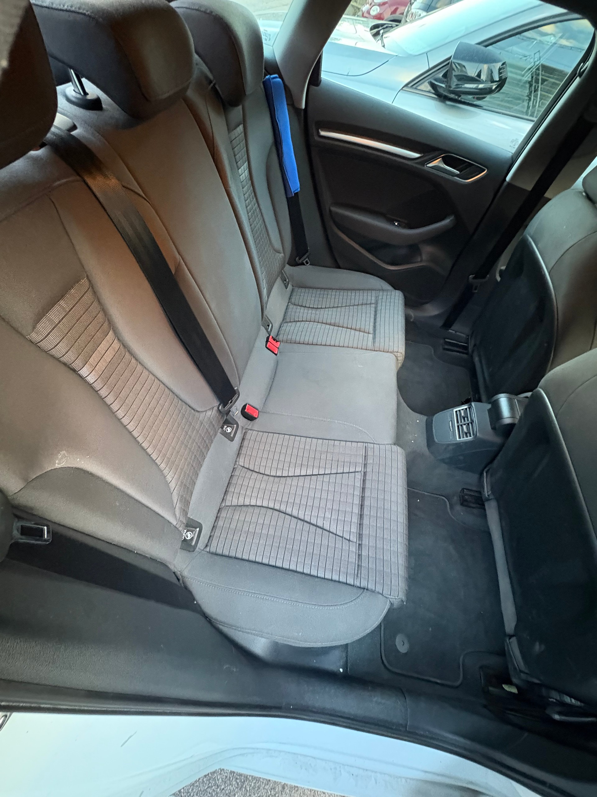 AUDI 1.4 T FSI e-tron Sport S-Tr.-image-2