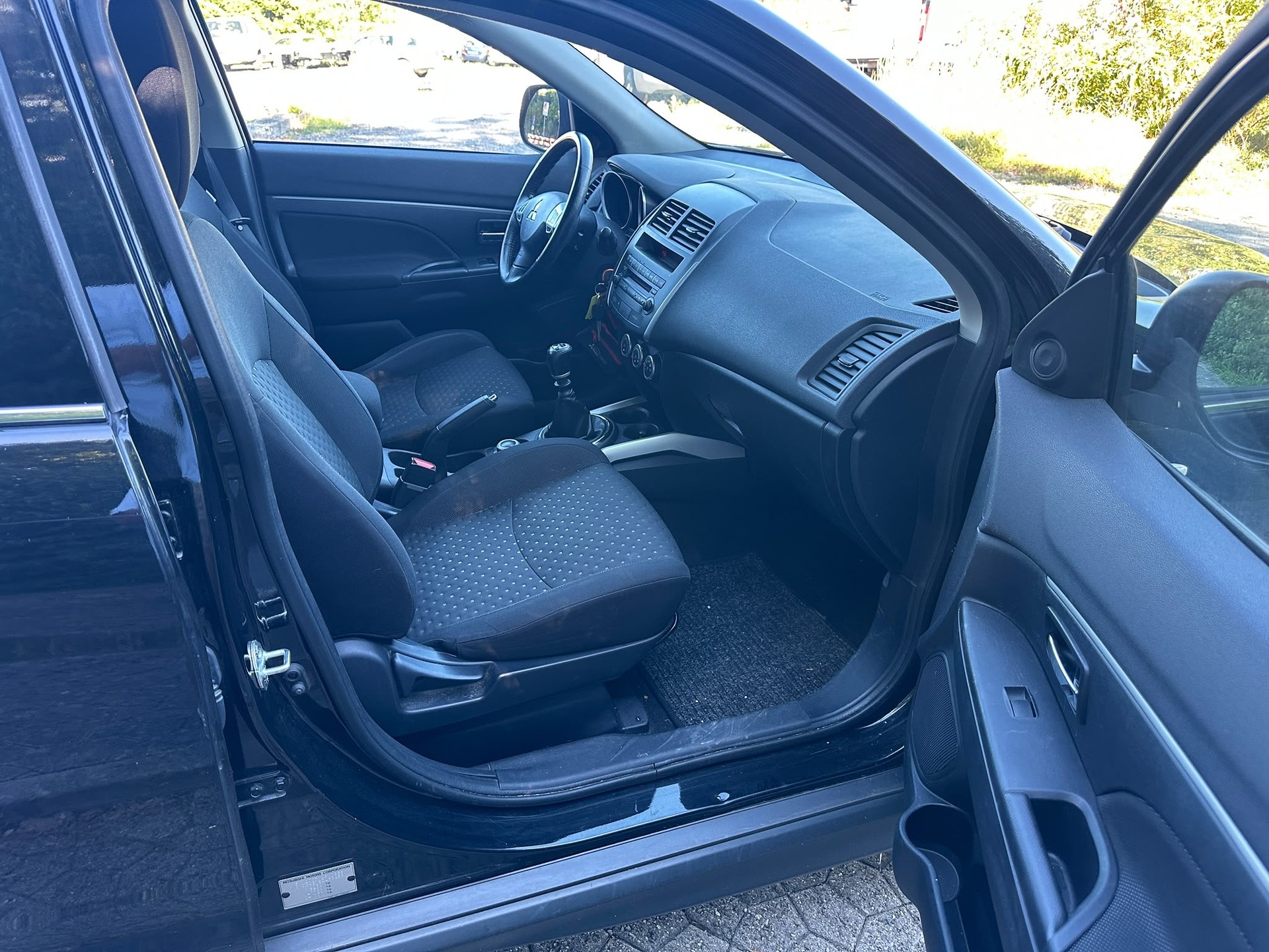 MITSUBISHI ASX 1.8 DID Invite 4WD-image-9