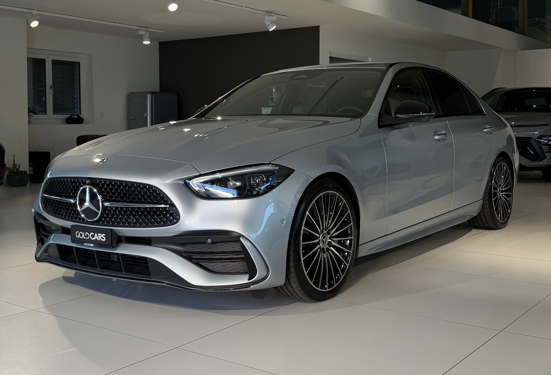 MERCEDES-BENZ C 200 4Matic AMG Line-image-3