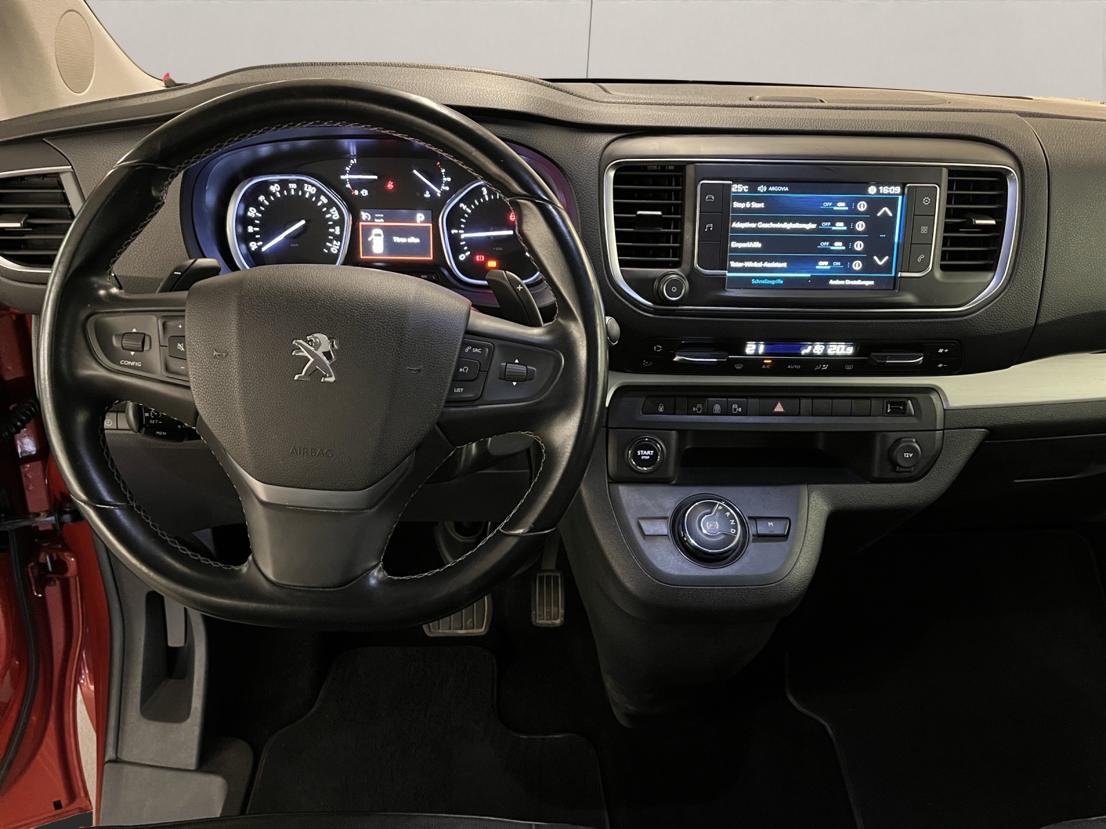 PEUGEOT Traveller Standard 2.0 BlueHDi 180 Business S/S-image-7
