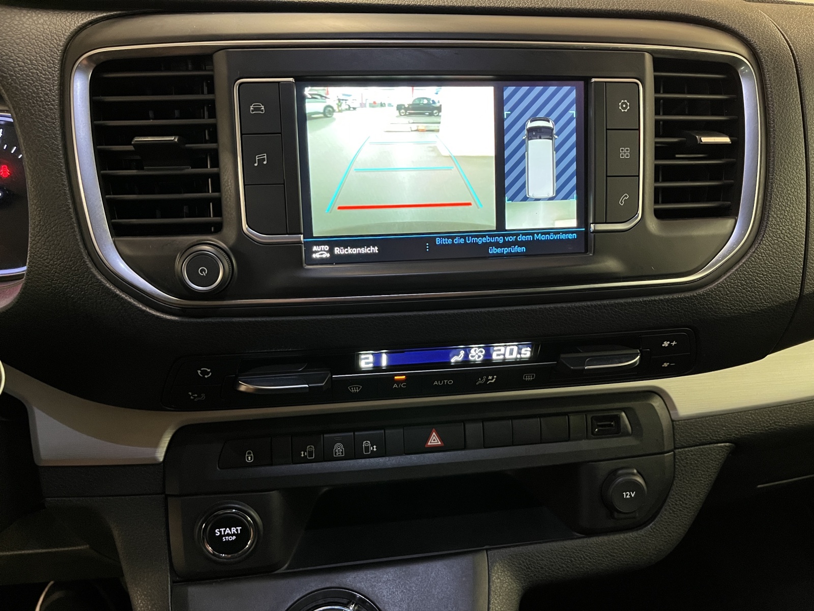 PEUGEOT Traveller Standard 2.0 BlueHDi 180 Business S/S-image-10