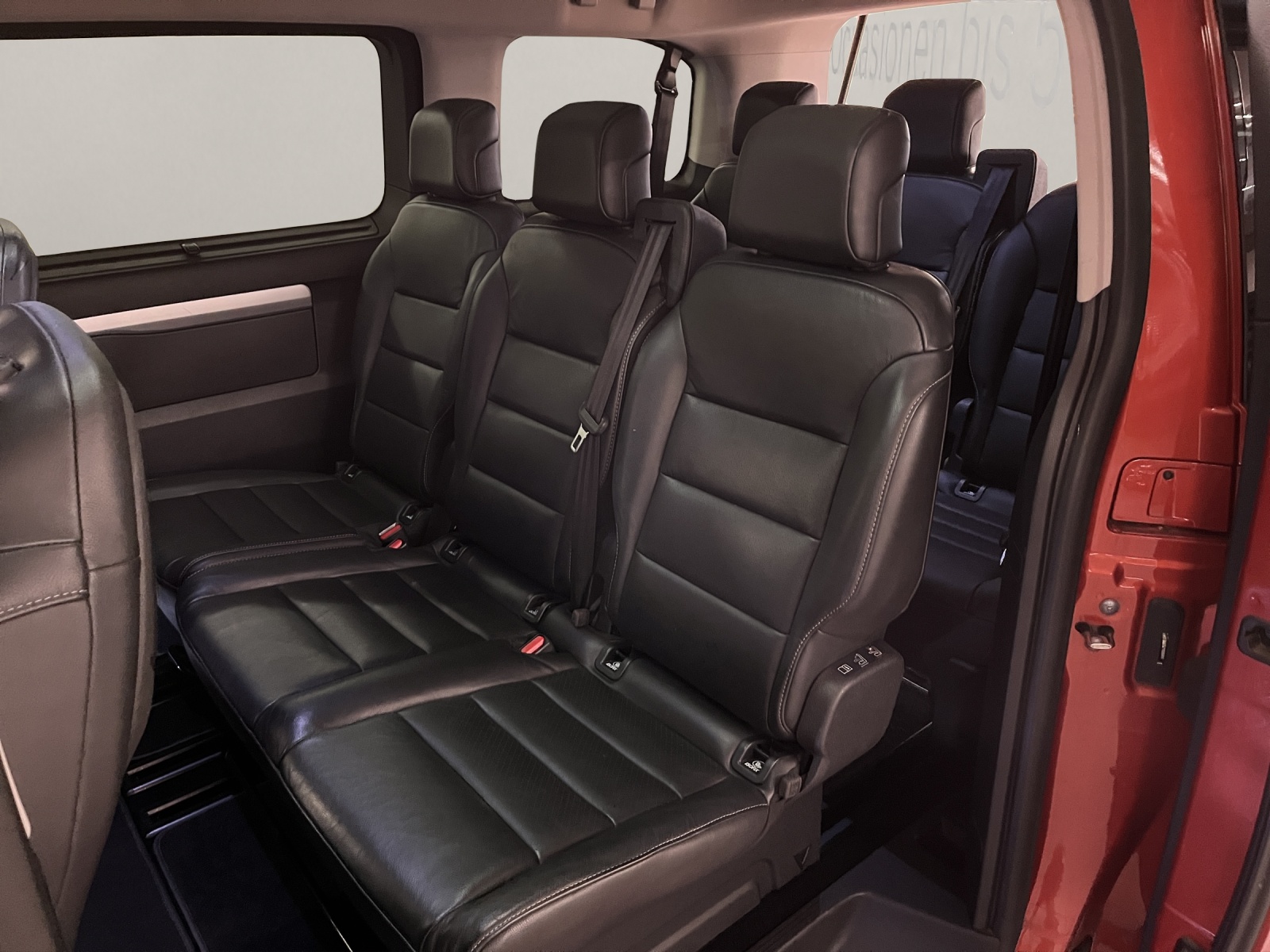 PEUGEOT Traveller Standard 2.0 BlueHDi 180 Business S/S-image-13