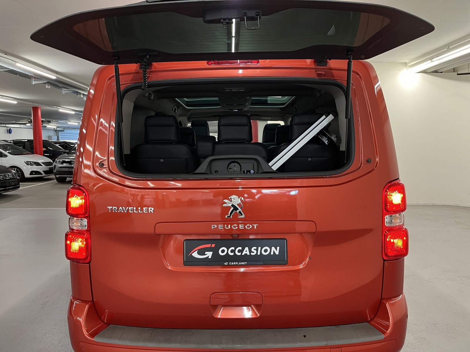 PEUGEOT Traveller Standard 2.0 BlueHDi 180 Business S/S-image-19