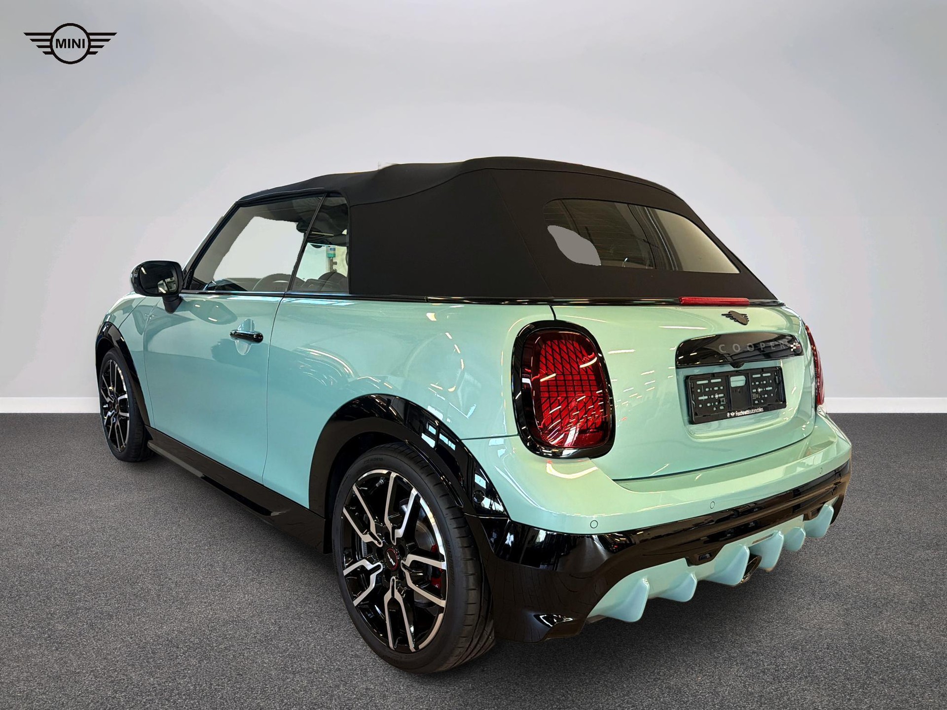 MINI John Cooper Works Cabrio-showroom-element-3