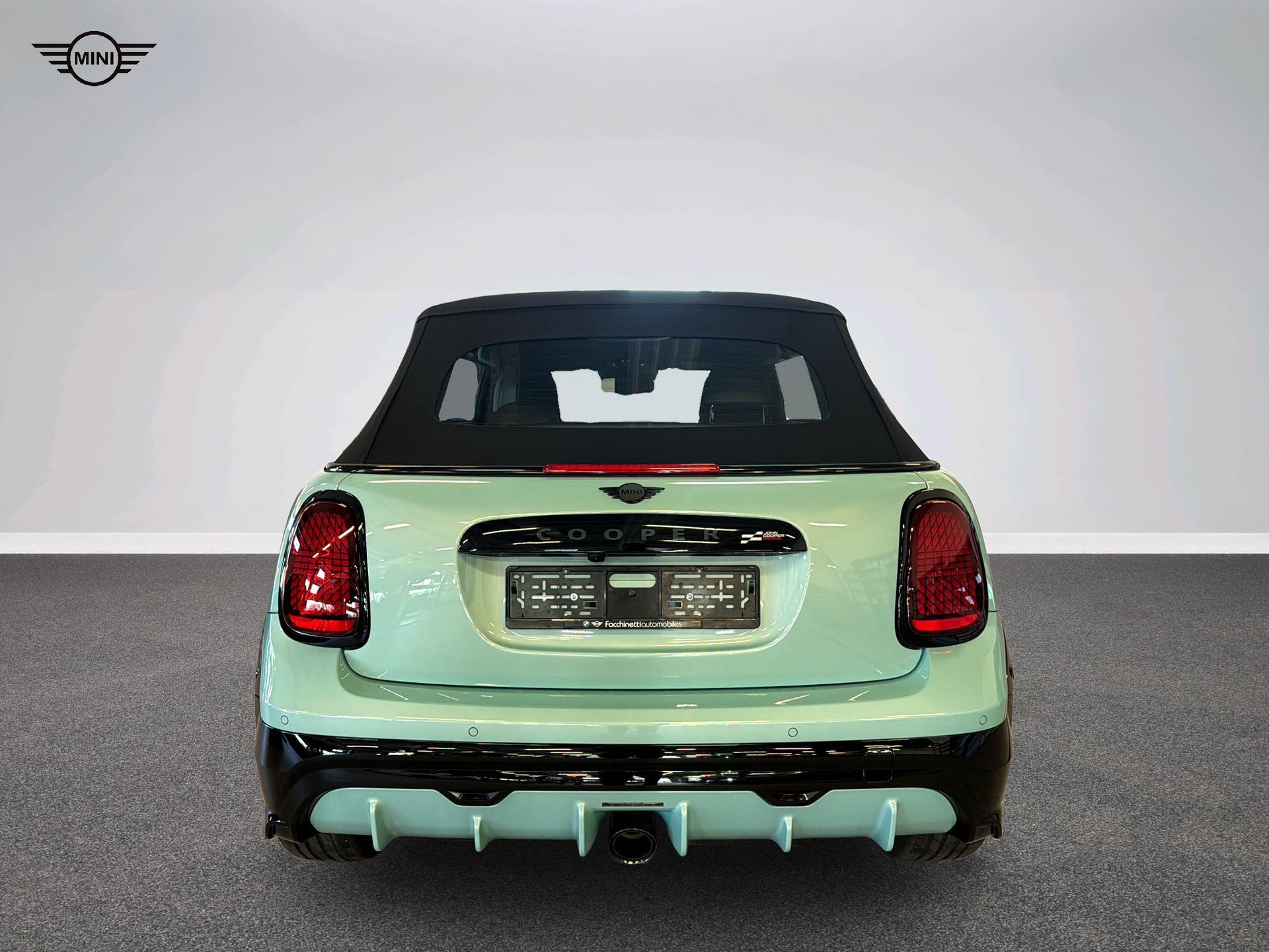 MINI John Cooper Works Cabrio-image-14