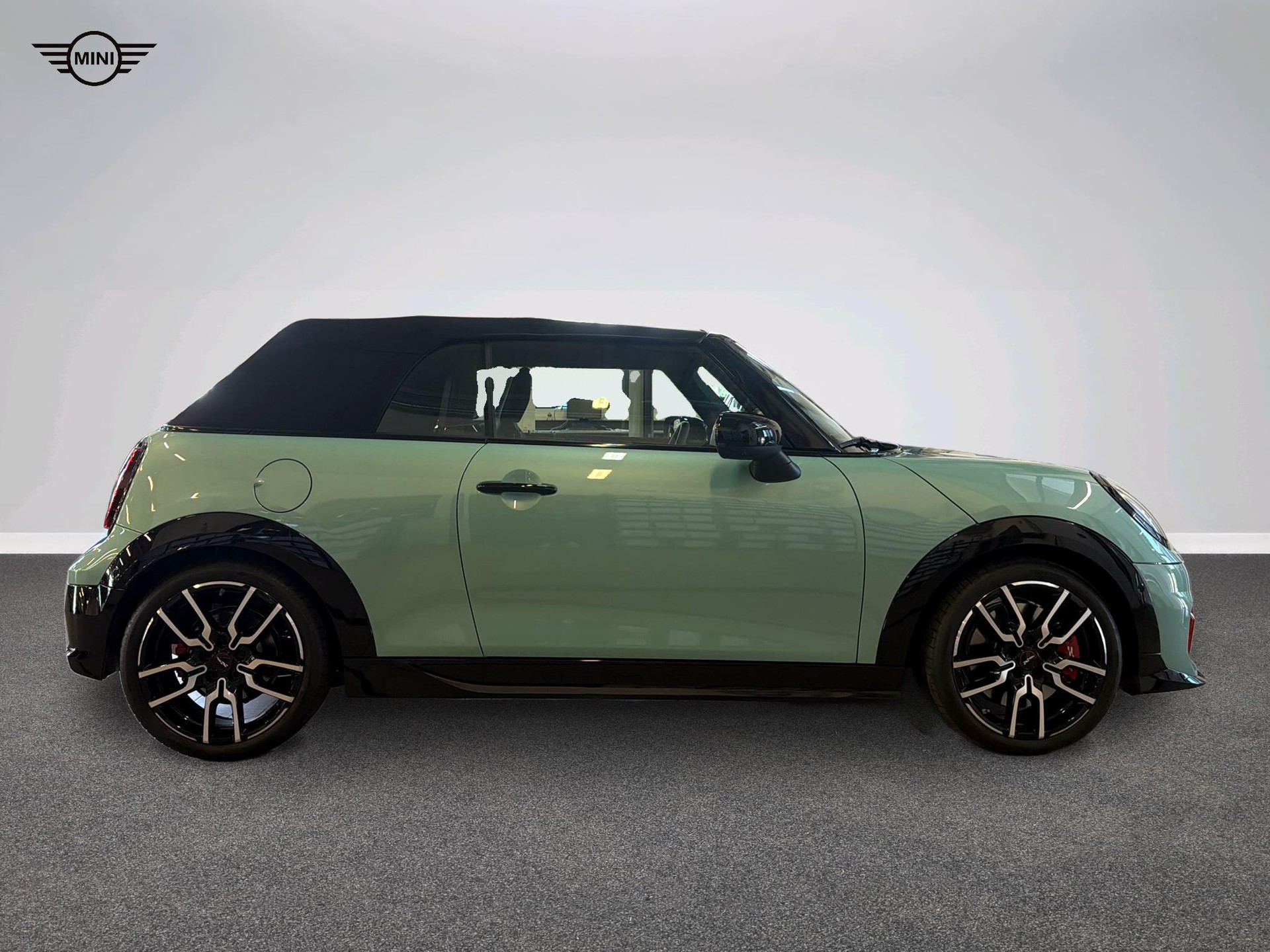 MINI John Cooper Works Cabrio-showroom-element-2