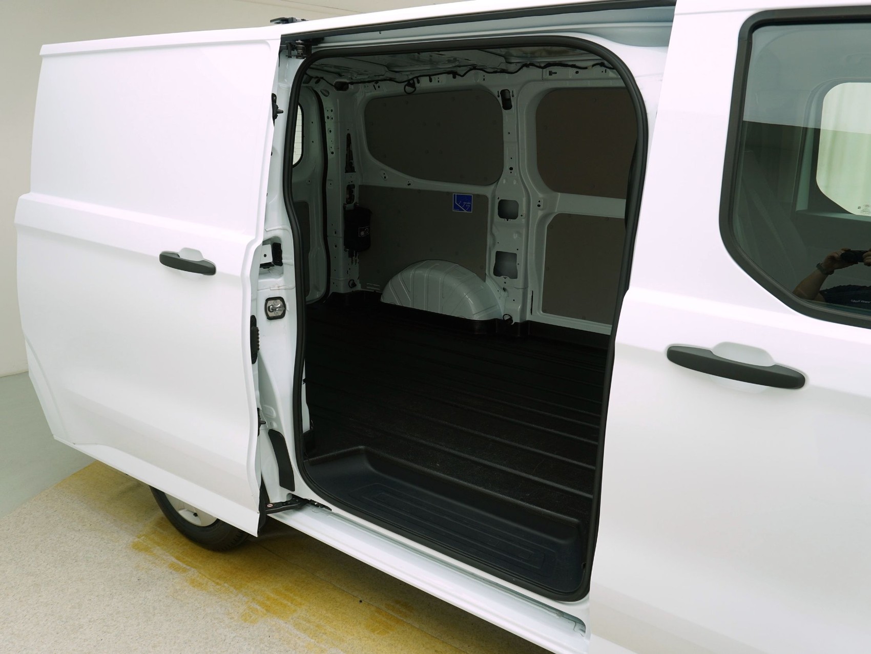 FORD Transit Custom Van 300 L1 2.0 EcoBlue Trend-image-10