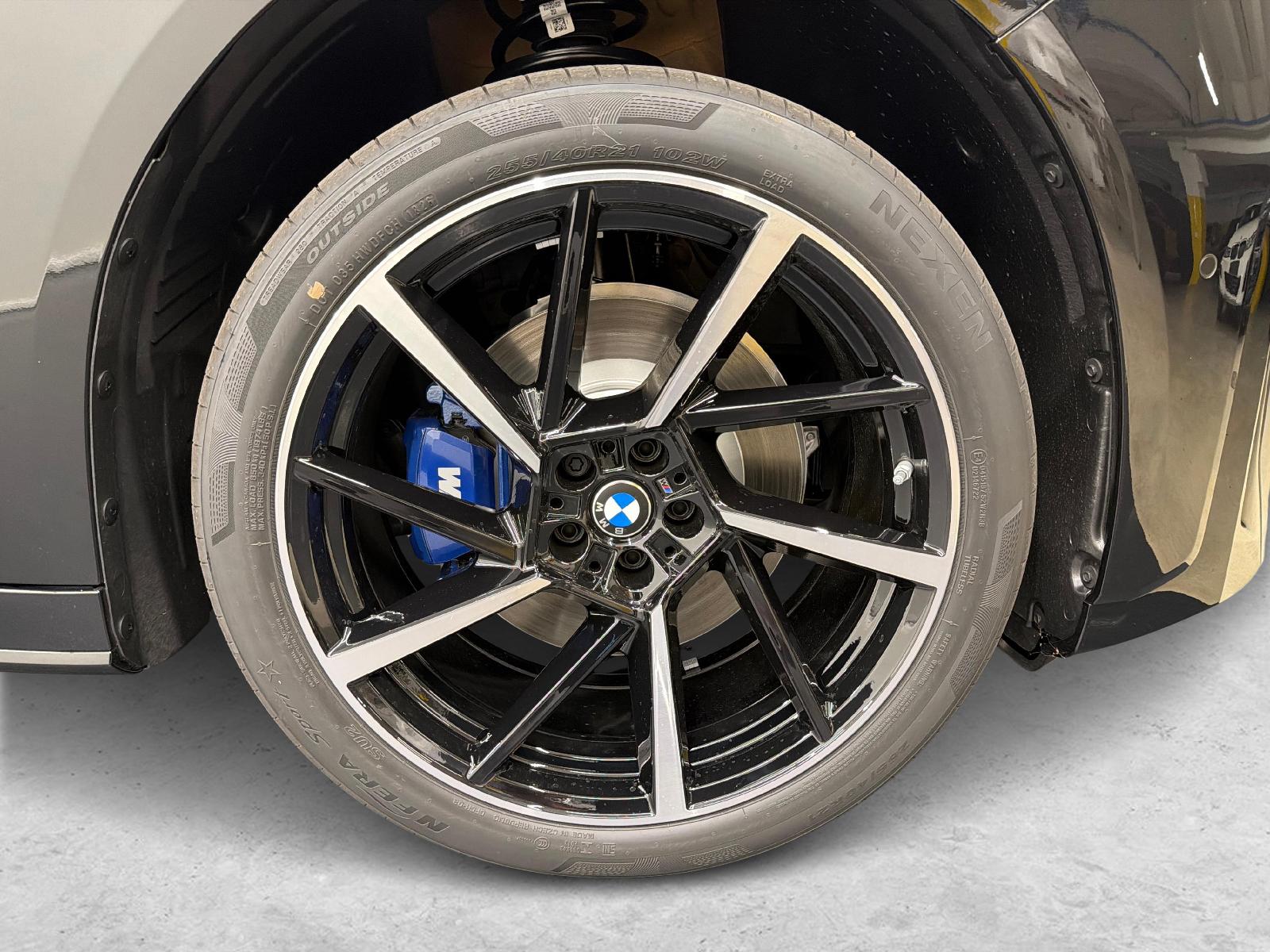 BMW iX3 50 xDrive-image-8