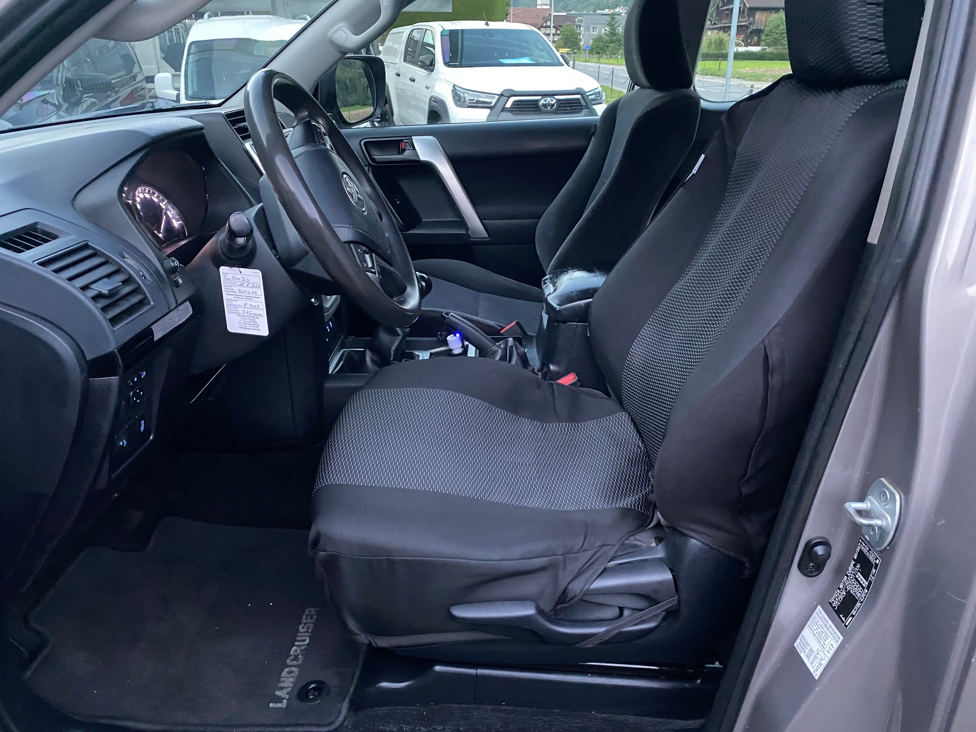 TOYOTA Land Cruiser 2.8TD Active-image-2