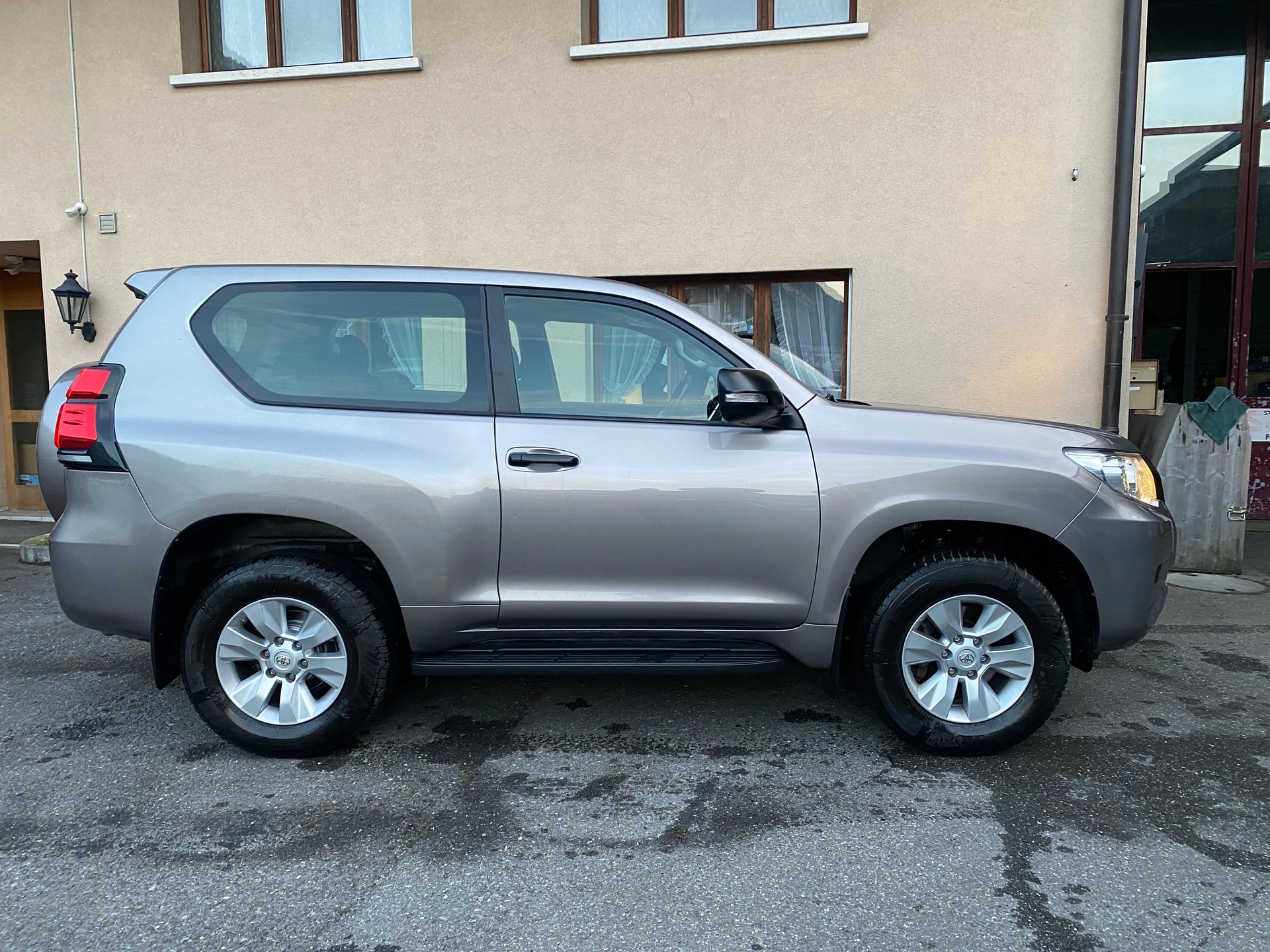 TOYOTA Land Cruiser 2.8TD Active-image-8