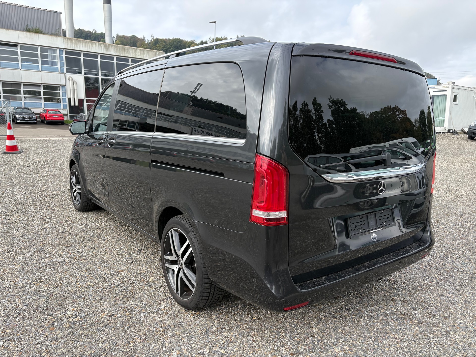 MERCEDES-BENZ V 300 d lang Avantgarde 4Matic 9G-Tronic-image-6