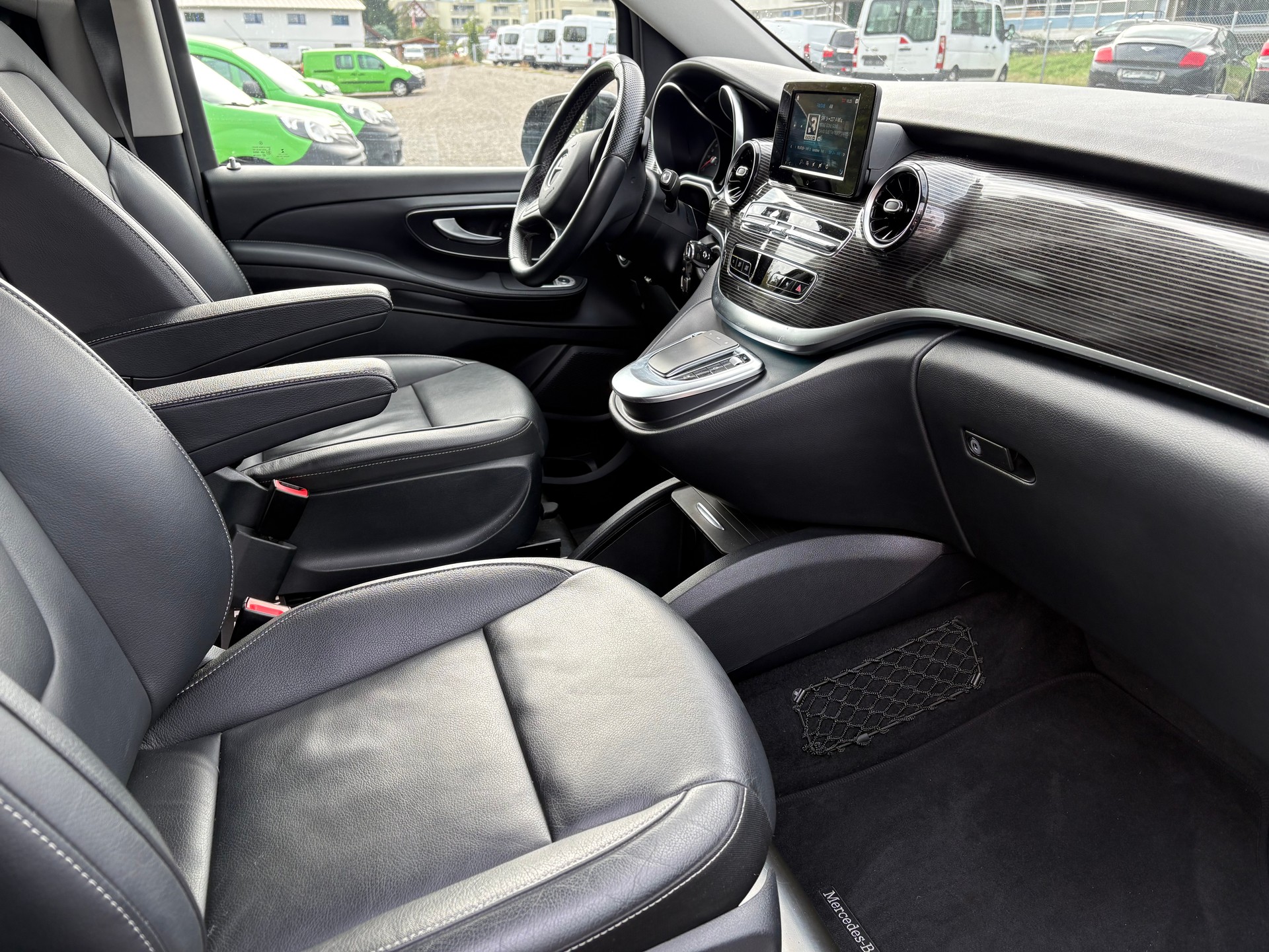 MERCEDES-BENZ V 300 d lang Avantgarde 4Matic 9G-Tronic-image-9