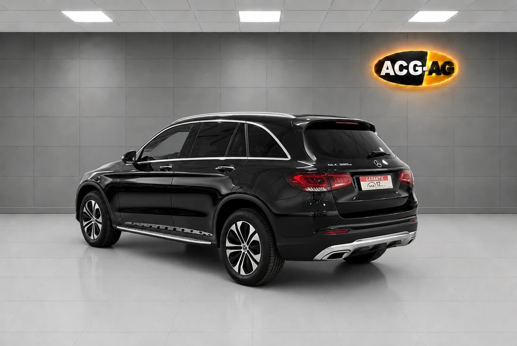 MERCEDES-BENZ GLC 300 e 4Matic 9G-Tronic ** NP 74'900.– ** Voll-Leder ** Panorama ** 360° ** Memory ** Navi **-image-3