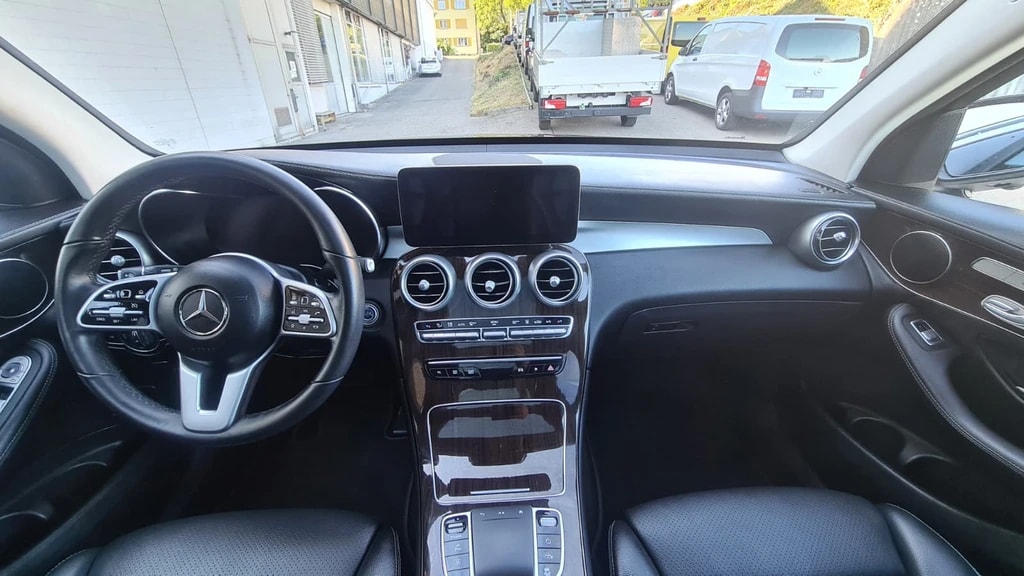 MERCEDES-BENZ GLC 300 e 4Matic 9G-Tronic ** NP 74'900.– ** Voll-Leder ** Panorama ** 360° ** Memory ** Navi **-image-15