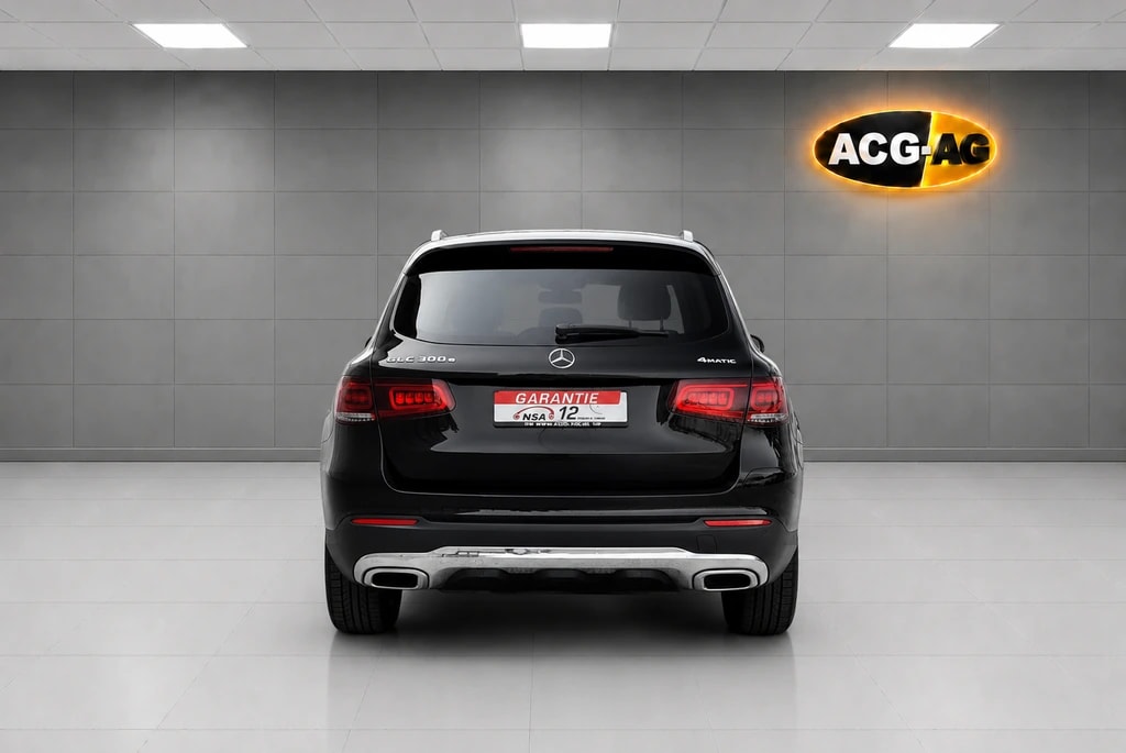 MERCEDES-BENZ GLC 300 e 4Matic 9G-Tronic ** NP 74'900.– ** Voll-Leder ** Panorama ** 360° ** Memory ** Navi **-image-4