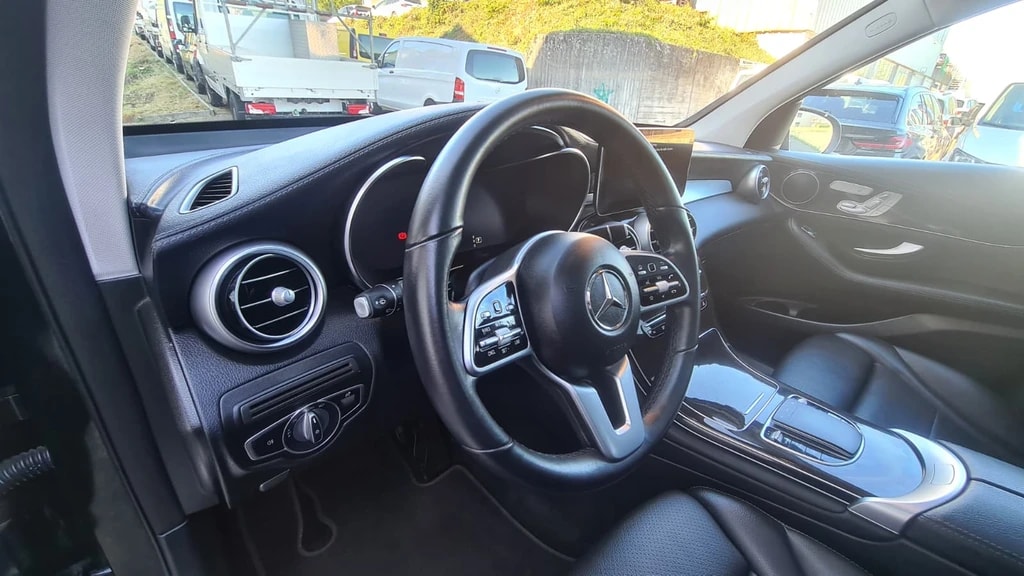 MERCEDES-BENZ GLC 300 e 4Matic 9G-Tronic ** NP 74'900.– ** Voll-Leder ** Panorama ** 360° ** Memory ** Navi **-image-16