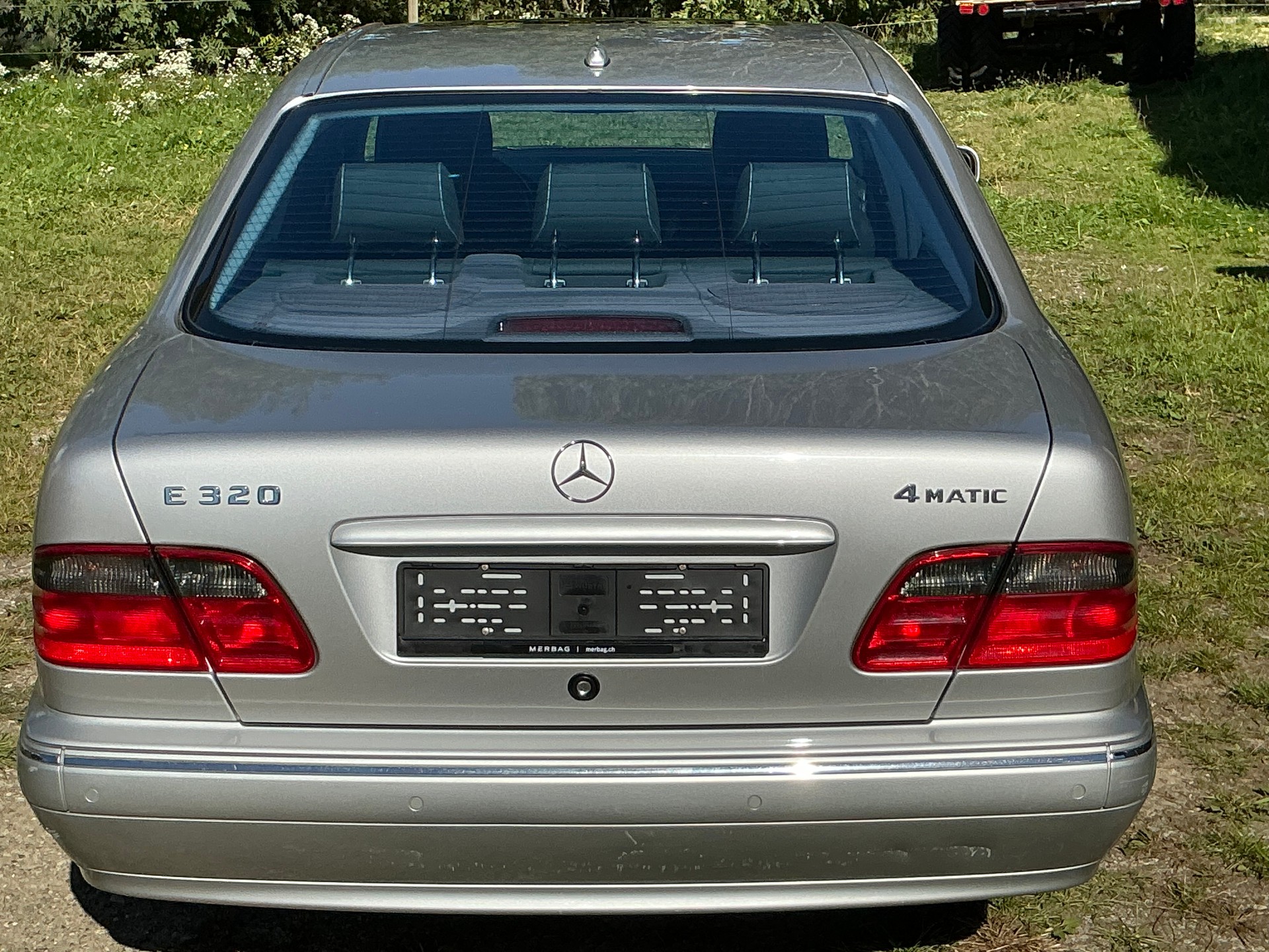 MERCEDES-BENZ E 320 V6 4Matic-image-16