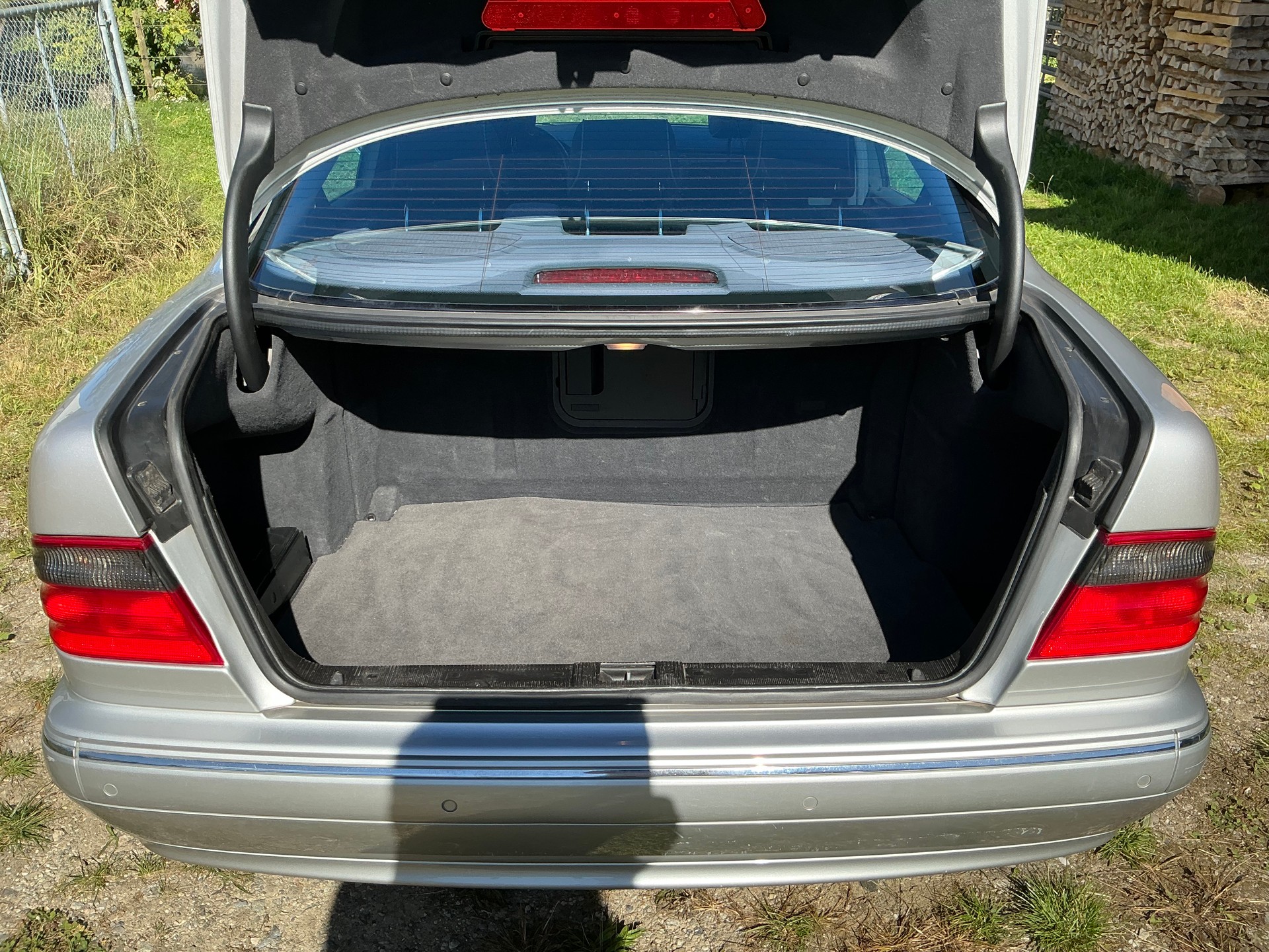 MERCEDES-BENZ E 320 V6 4Matic-image-11