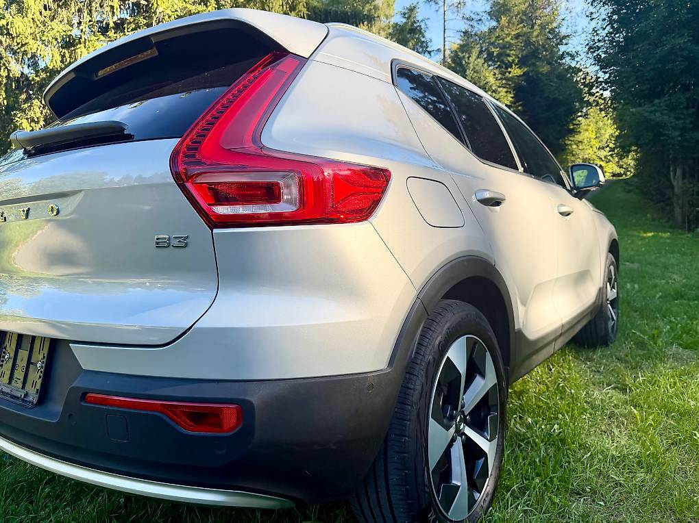 VOLVO XC40-image-1