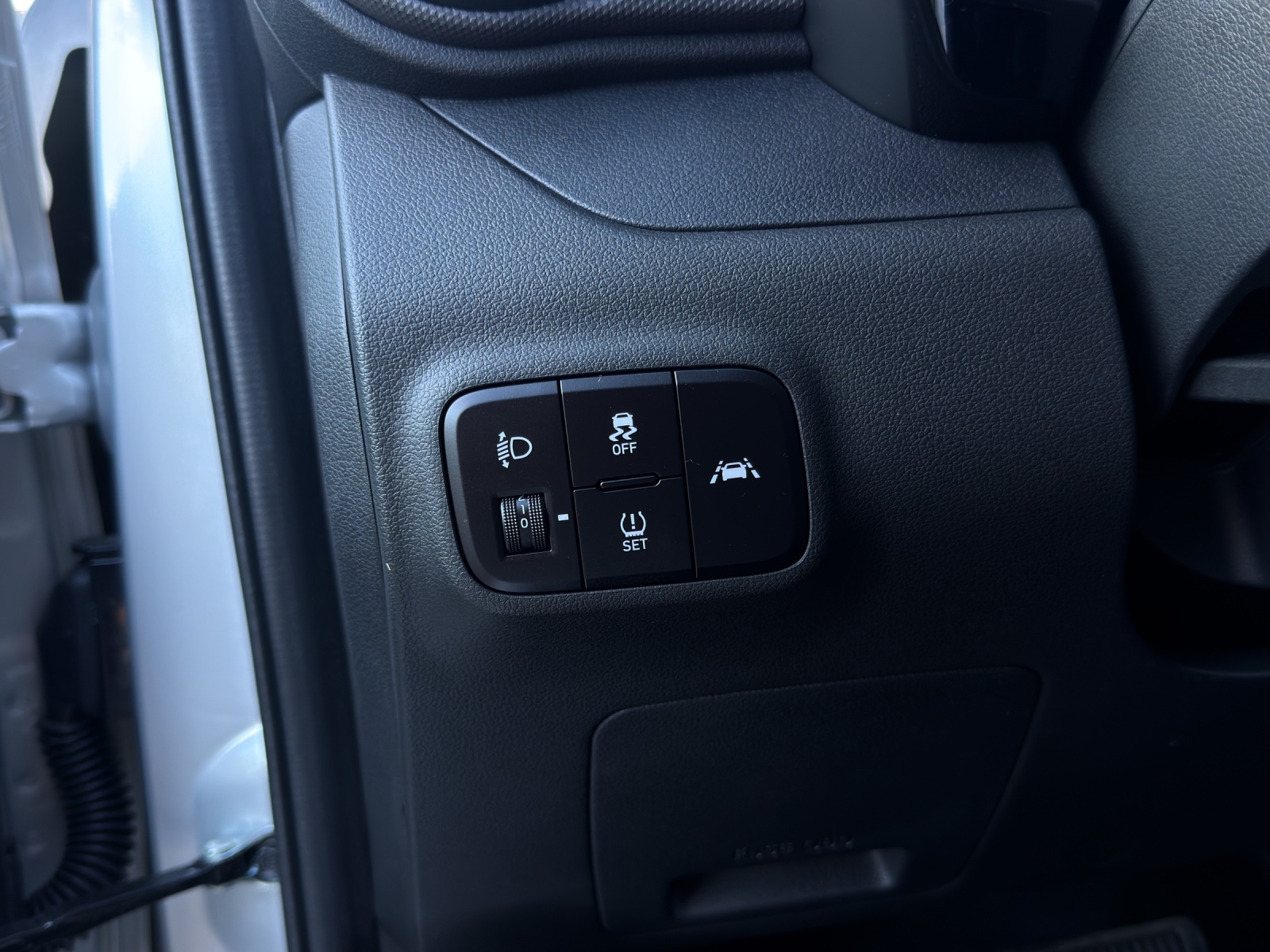HYUNDAI i10 1.2 Amplia Automat-image-18
