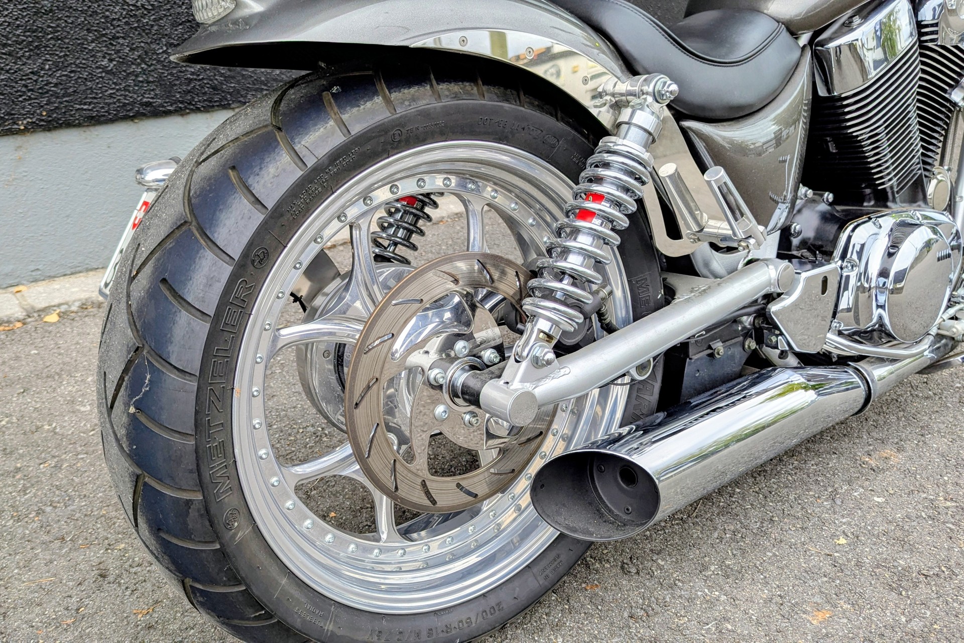 SUZUKI VS 1400-showroom-element-3