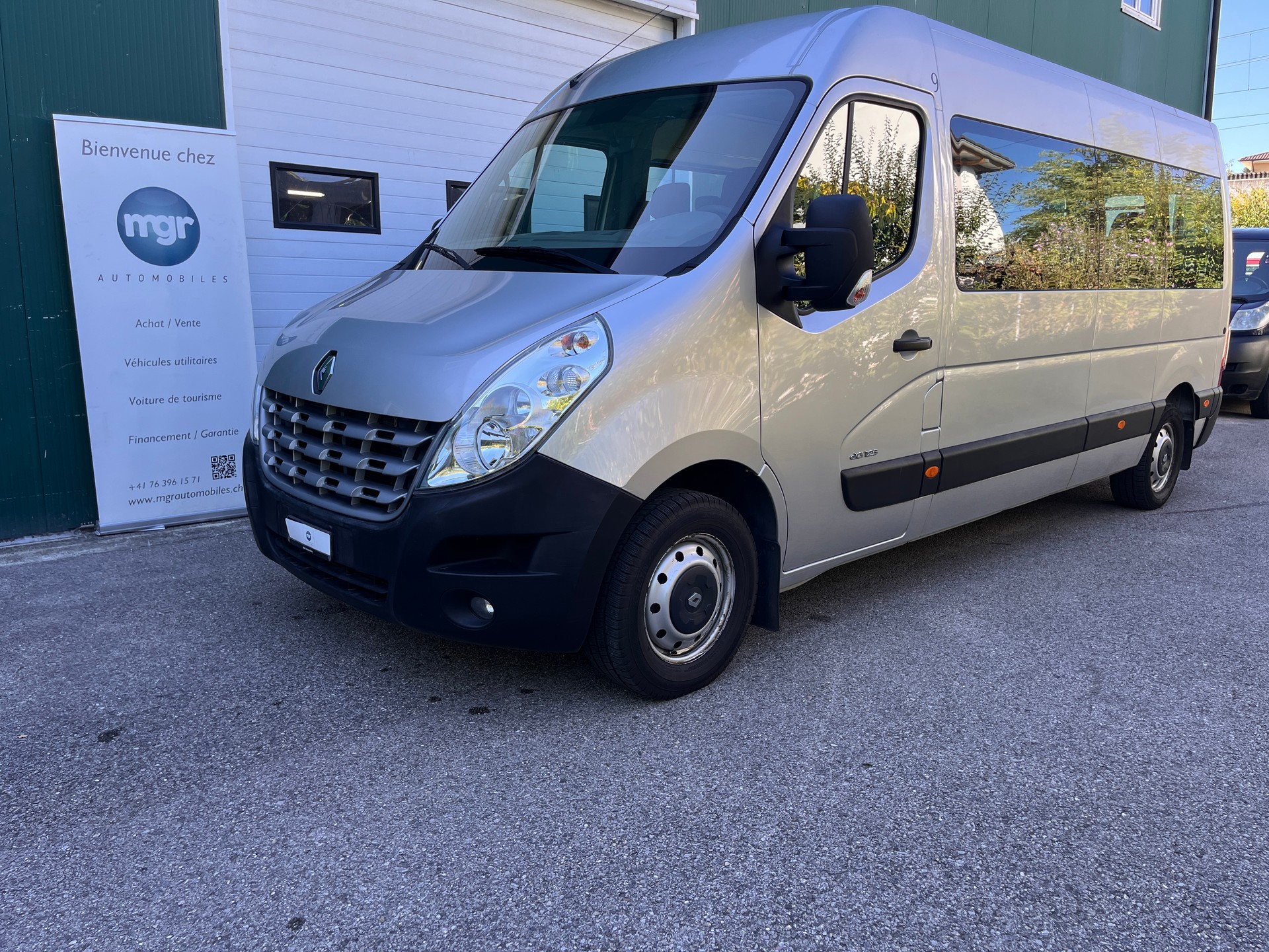 RENAULT Master T39 2.3dCi Minibus 14 L3H2-image-0