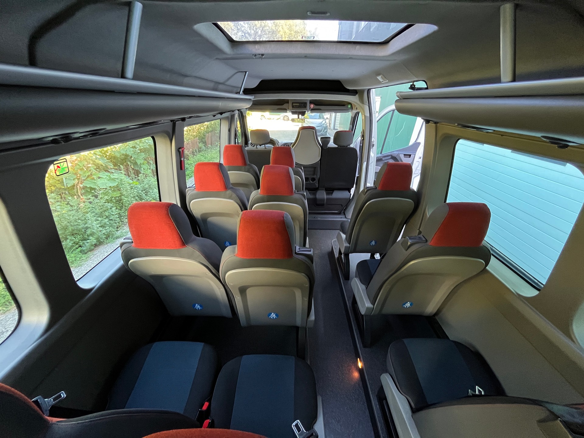 RENAULT Master T39 2.3dCi Minibus 14 L3H2-image-10