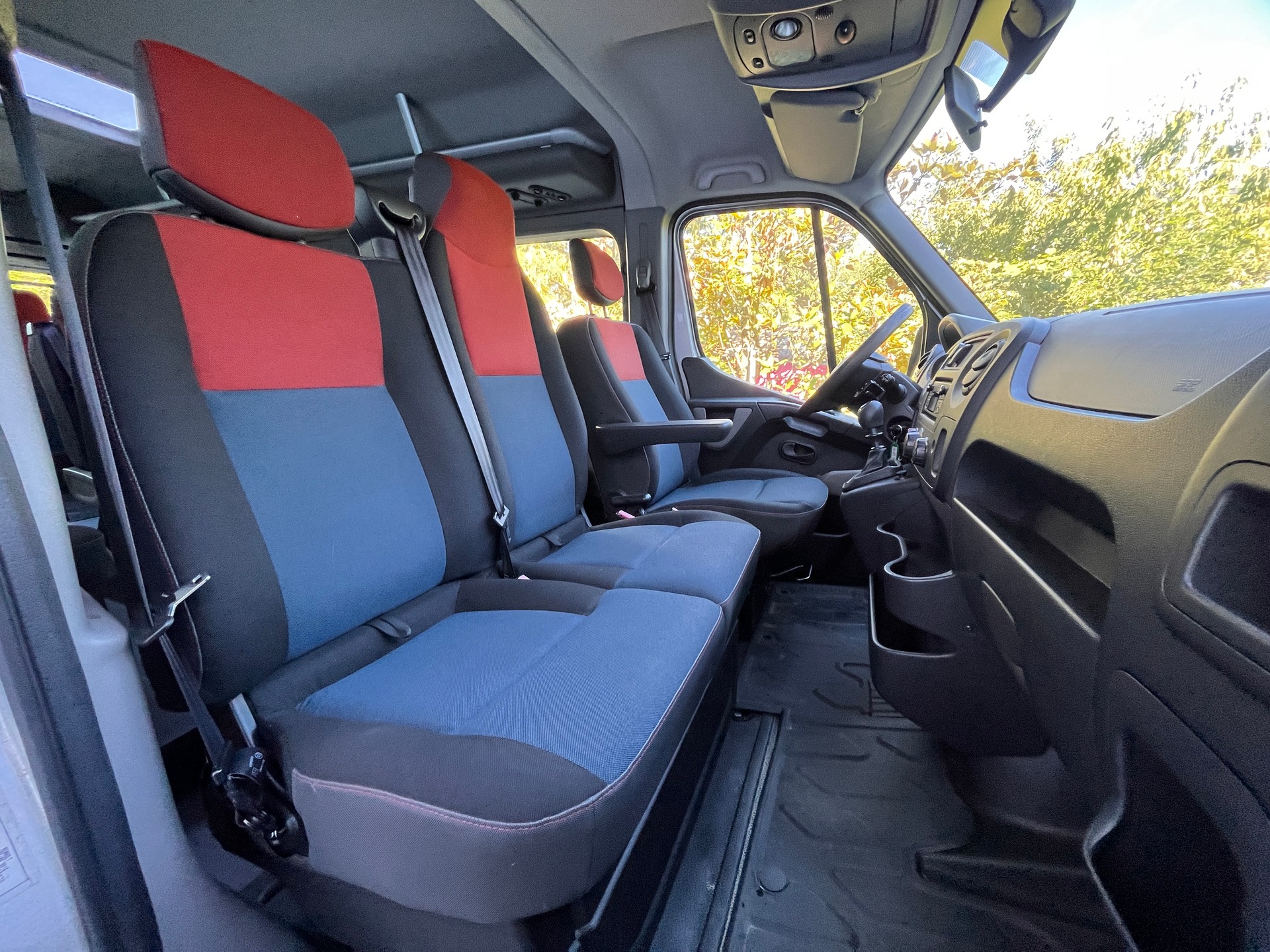 RENAULT Master T39 2.3dCi Minibus 14 L3H2-image-7