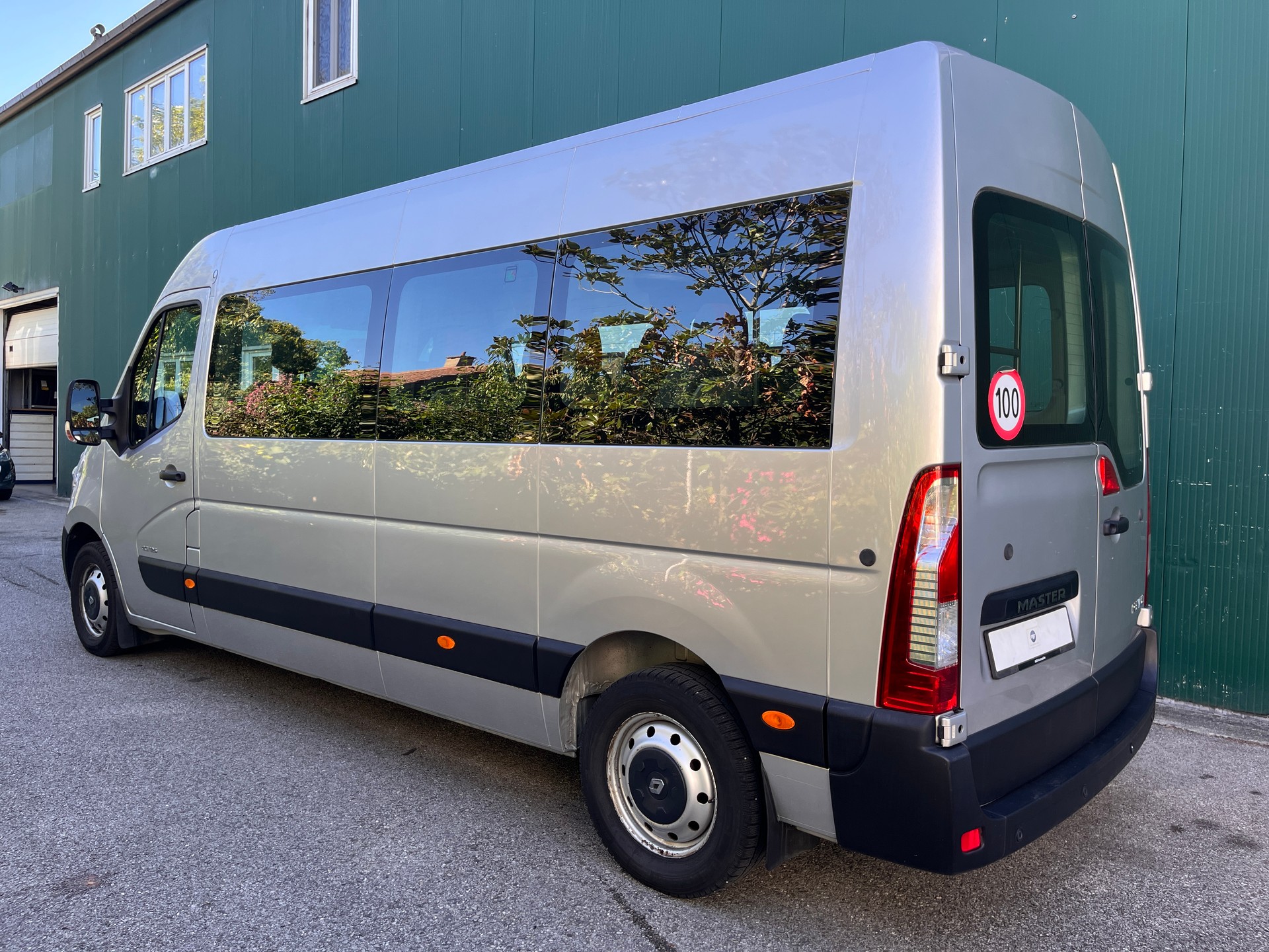 RENAULT Master T39 2.3dCi Minibus 14 L3H2-image-6