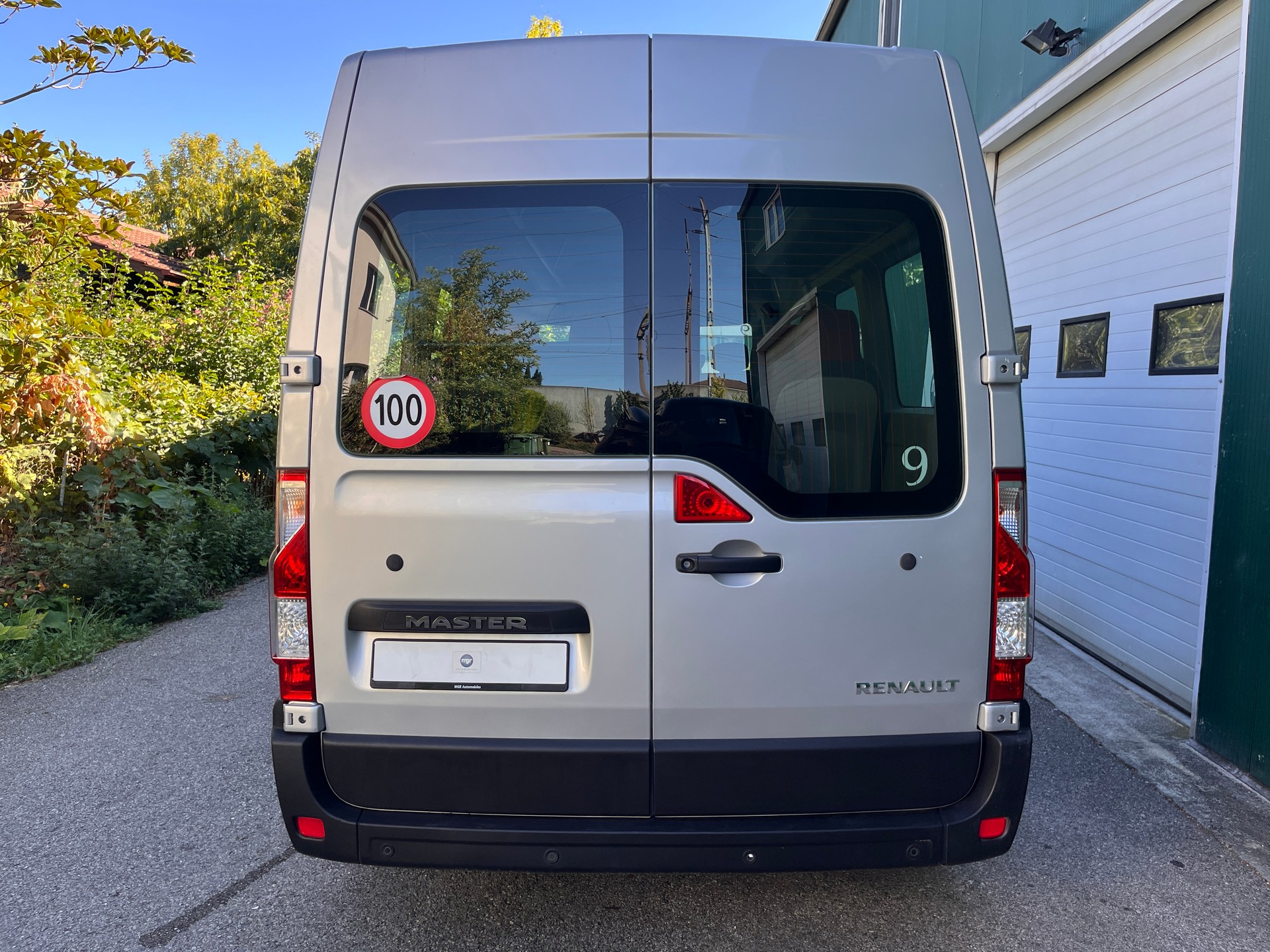 RENAULT Master T39 2.3dCi Minibus 14 L3H2-image-5