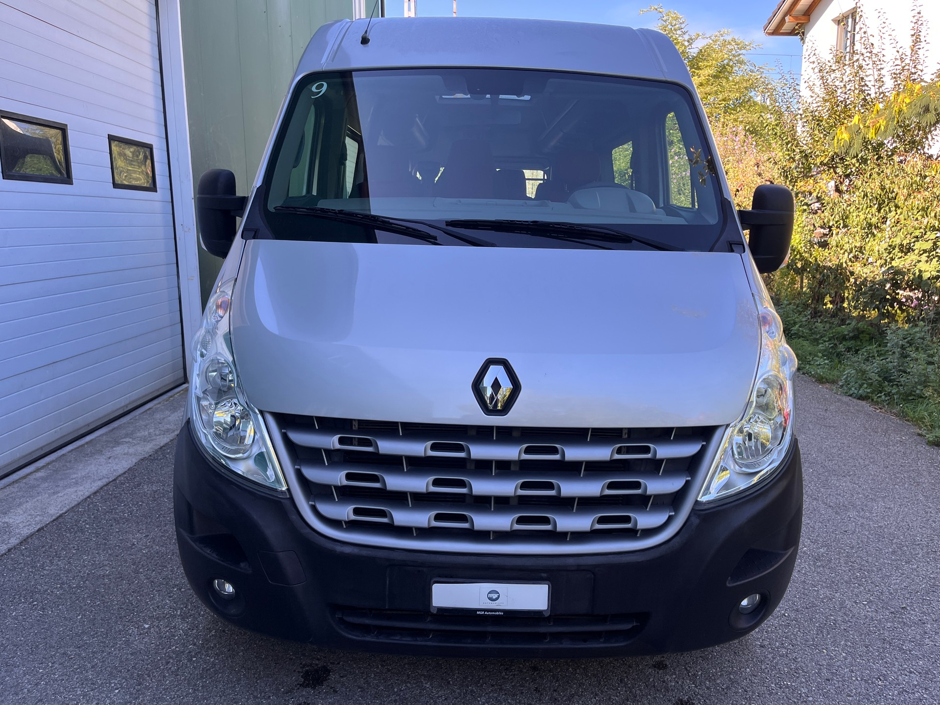 RENAULT Master T39 2.3dCi Minibus 14 L3H2-image-2