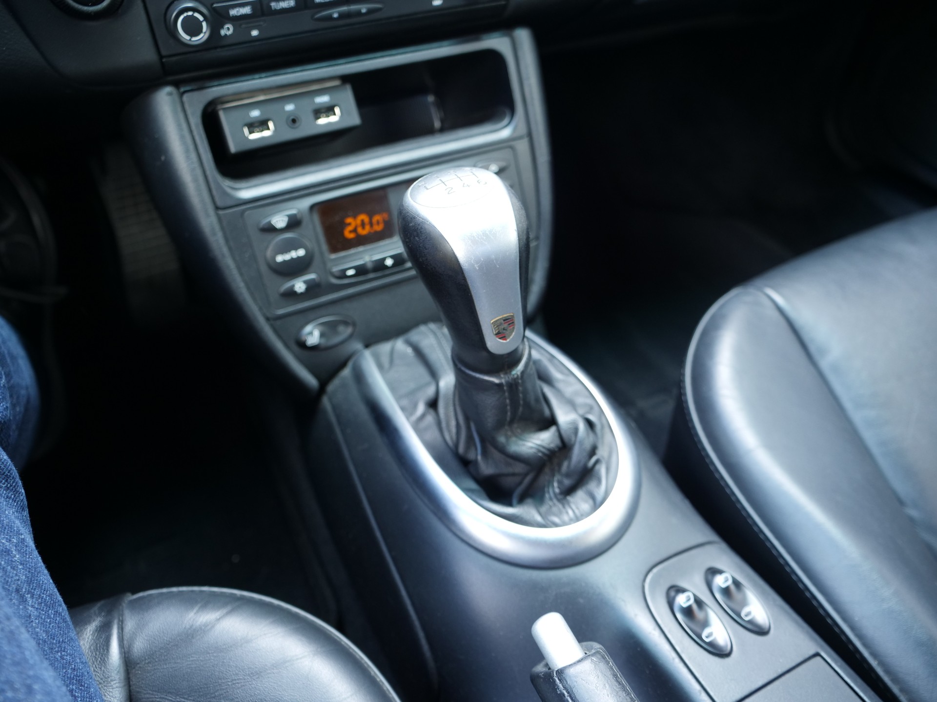 PORSCHE 911 Carrera 4 S Cabrio-image-14