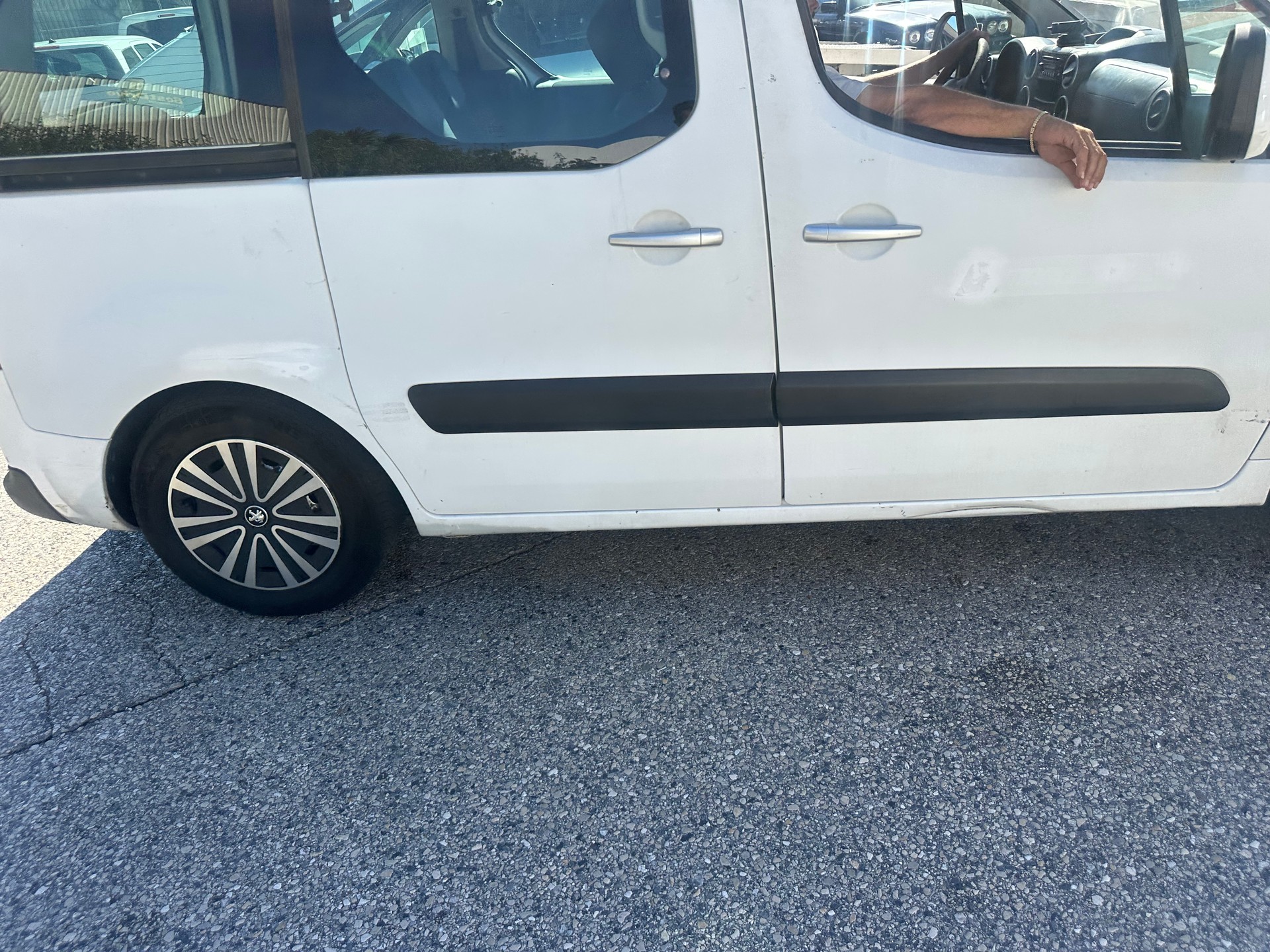 PEUGEOT Partner 1.6 HDI Trendy-image-5
