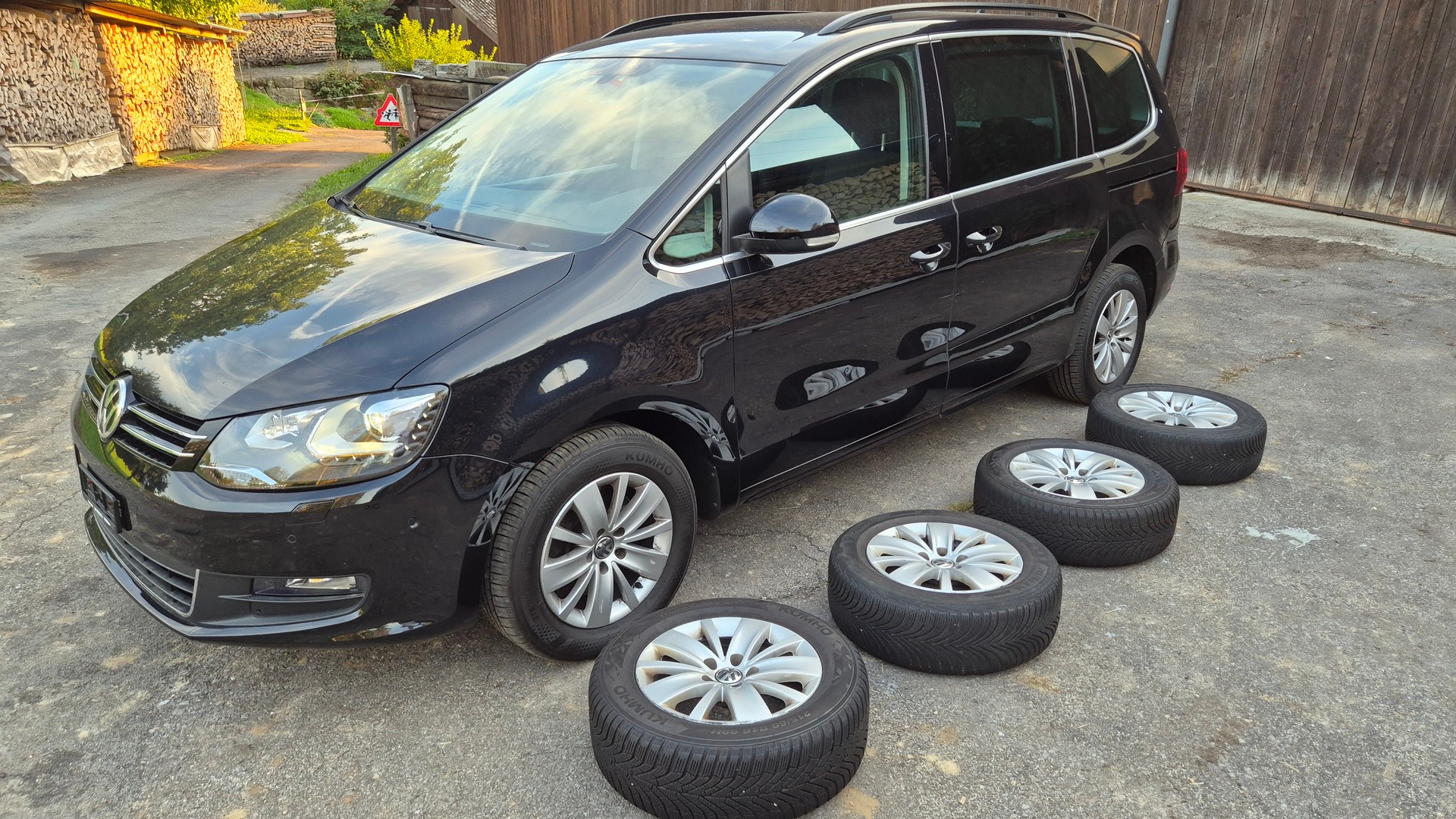 VW Sharan 2.0 TDI BMT Comfortline DSG-image-0
