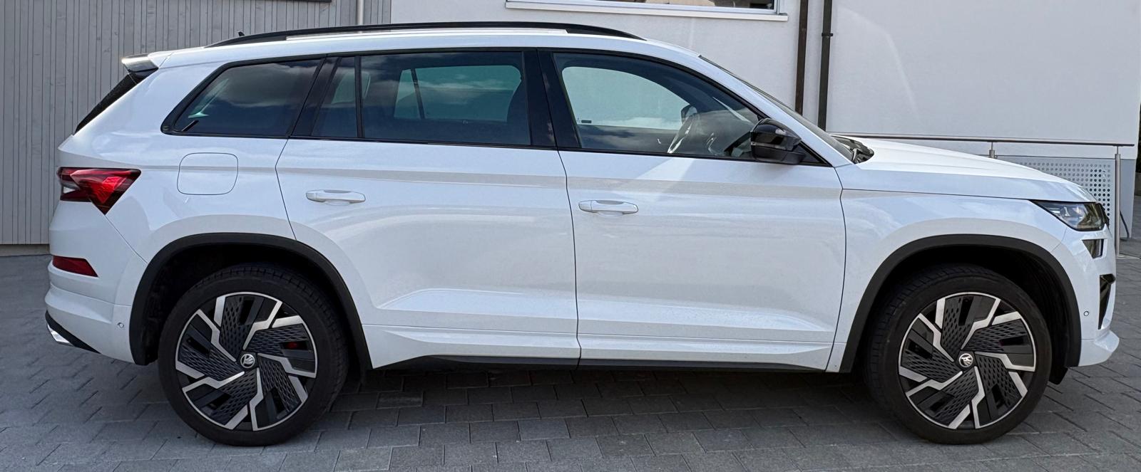 SKODA 2.0 TSI 4x4 RS-image-1