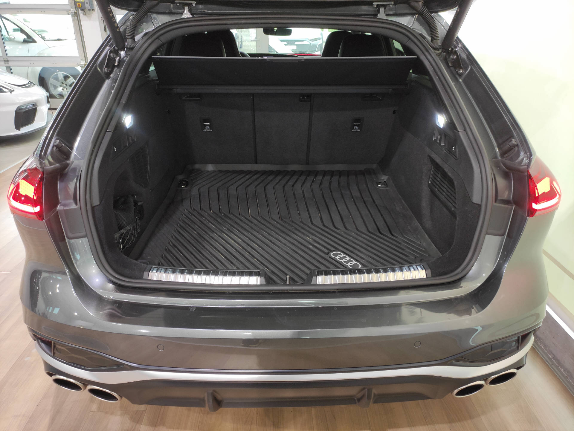 AUDI S5 Avant 3.0 V6 TFSI quattro S-Tronic-image-18