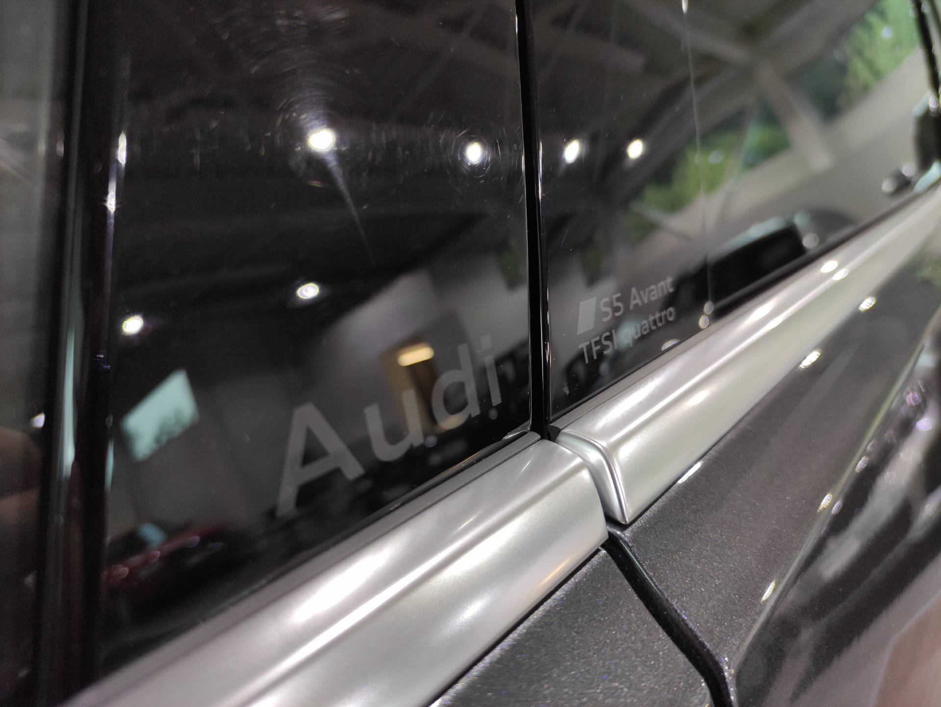 AUDI S5 Avant 3.0 V6 TFSI quattro S-Tronic-image-2