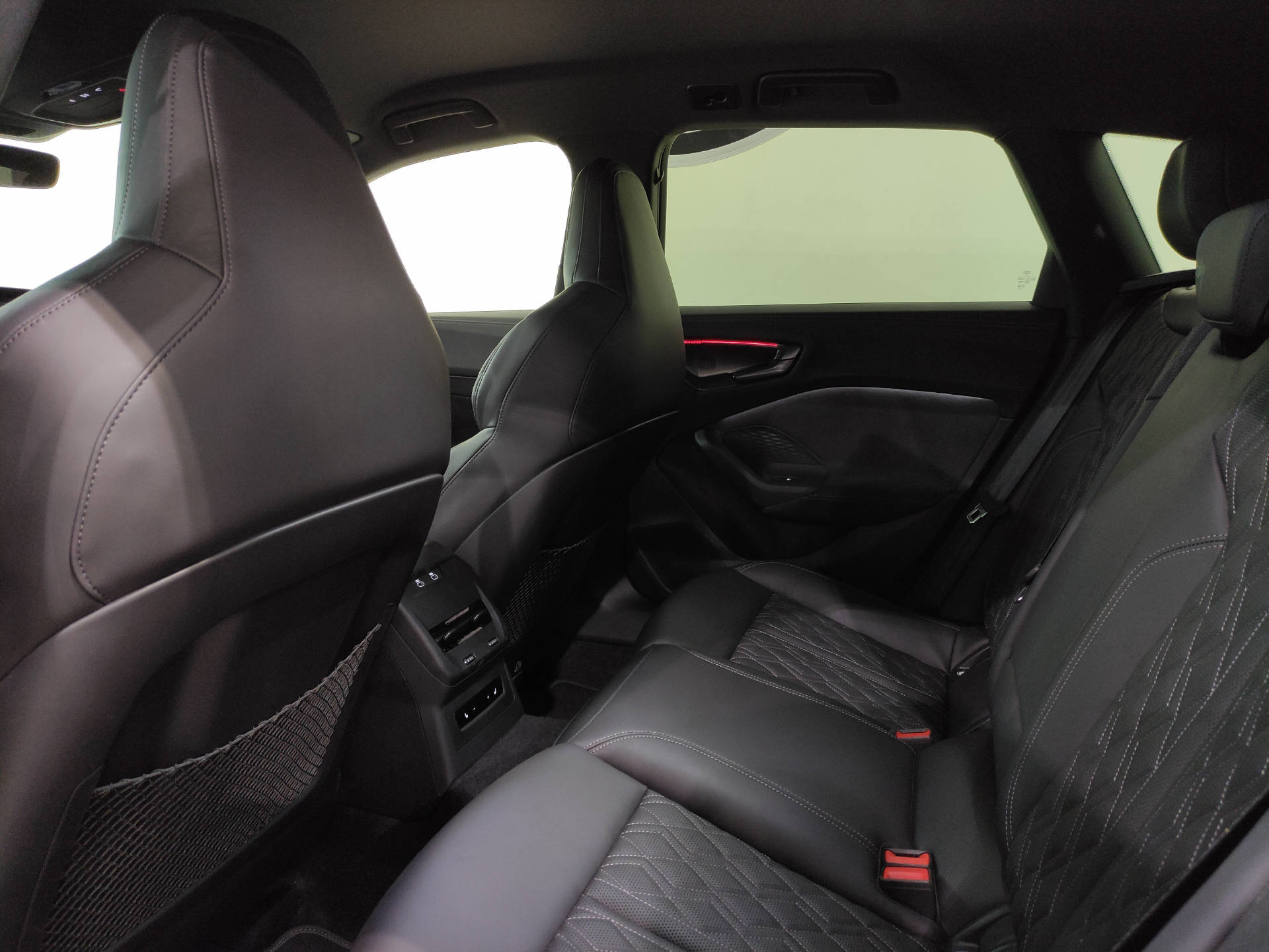 AUDI S5 Avant 3.0 V6 TFSI quattro S-Tronic-image-15