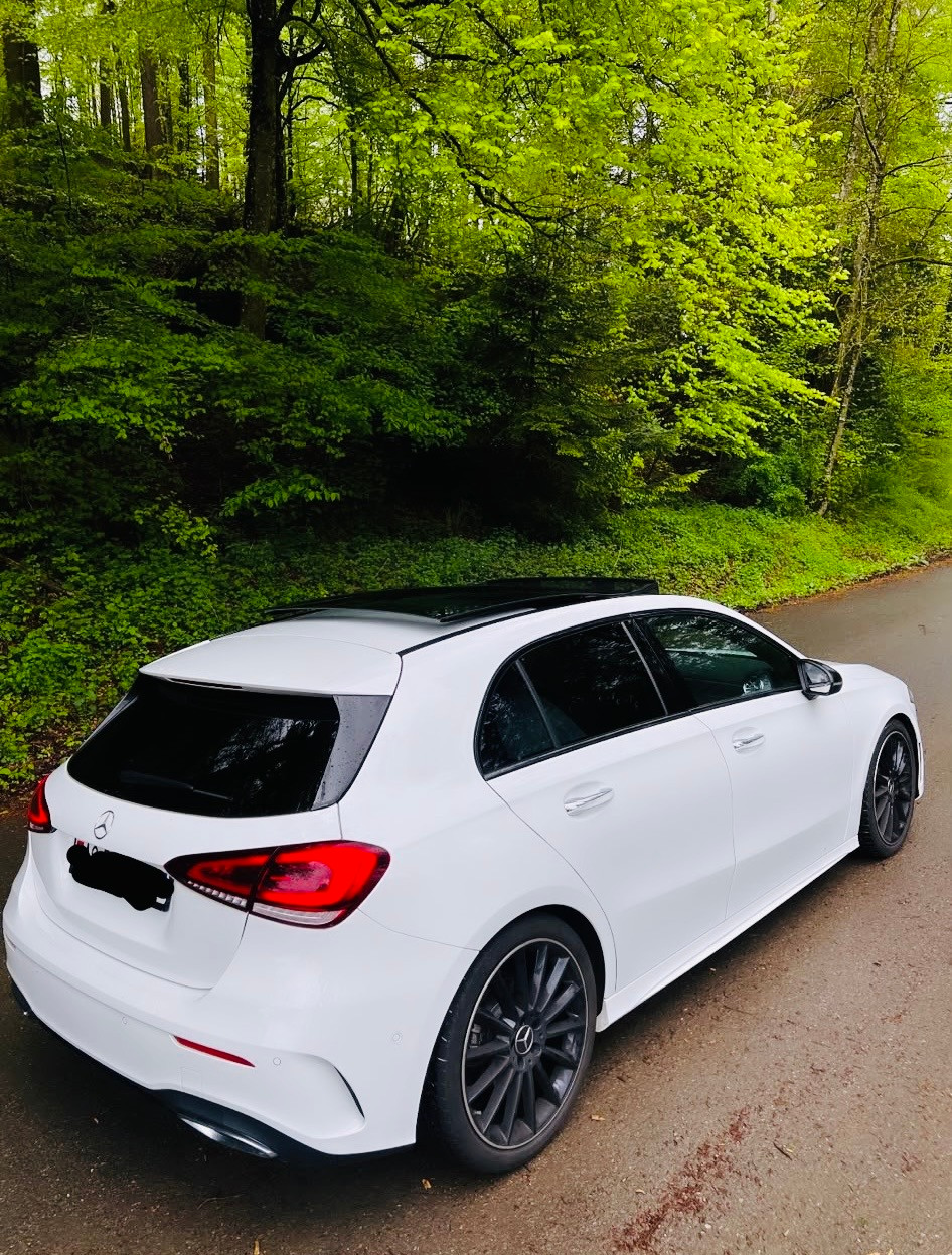 MERCEDES-BENZ A 200 d AMG Line 8G-DCT-image-6