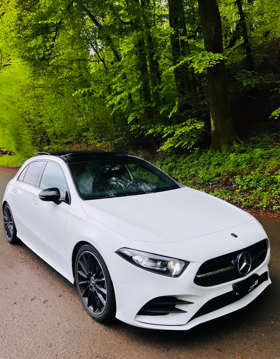 MERCEDES-BENZ A 200 d AMG Line 8G-DCT-image-1