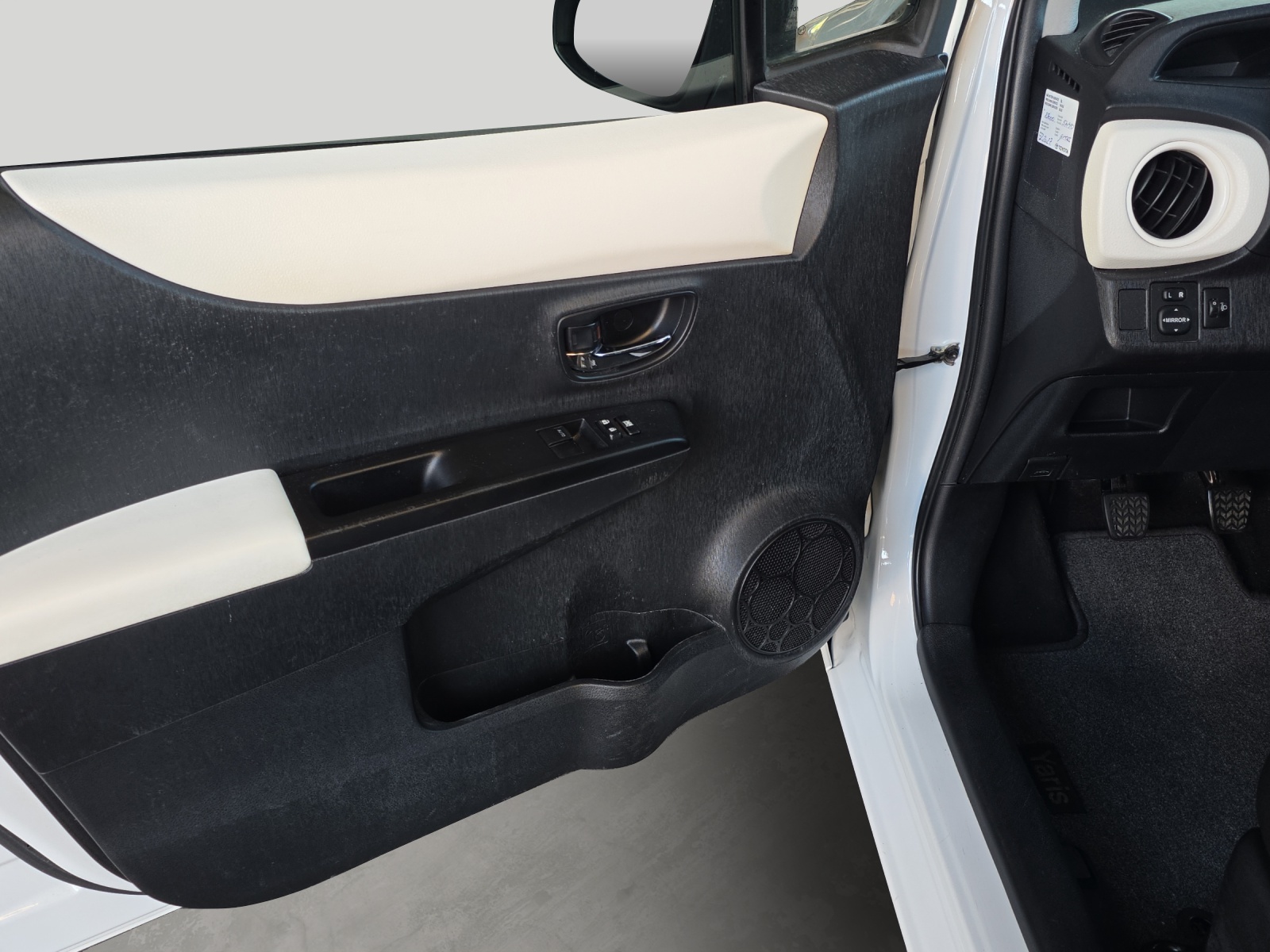 TOYOTA Yaris 1.33 VVT-i Trend-image-11
