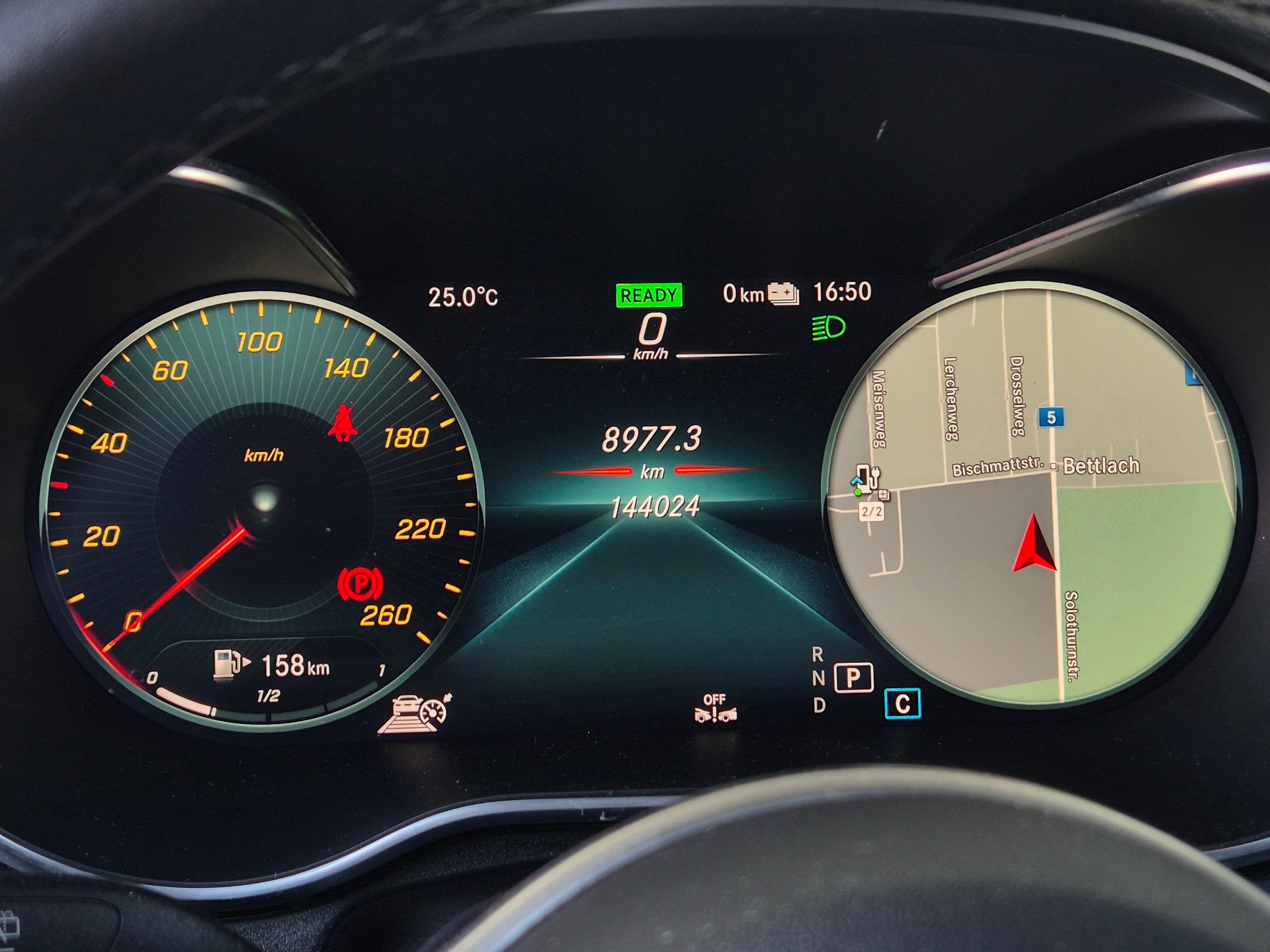 MERCEDES-BENZ GLC 300 e 4Matic 9G-Tronic-image-24