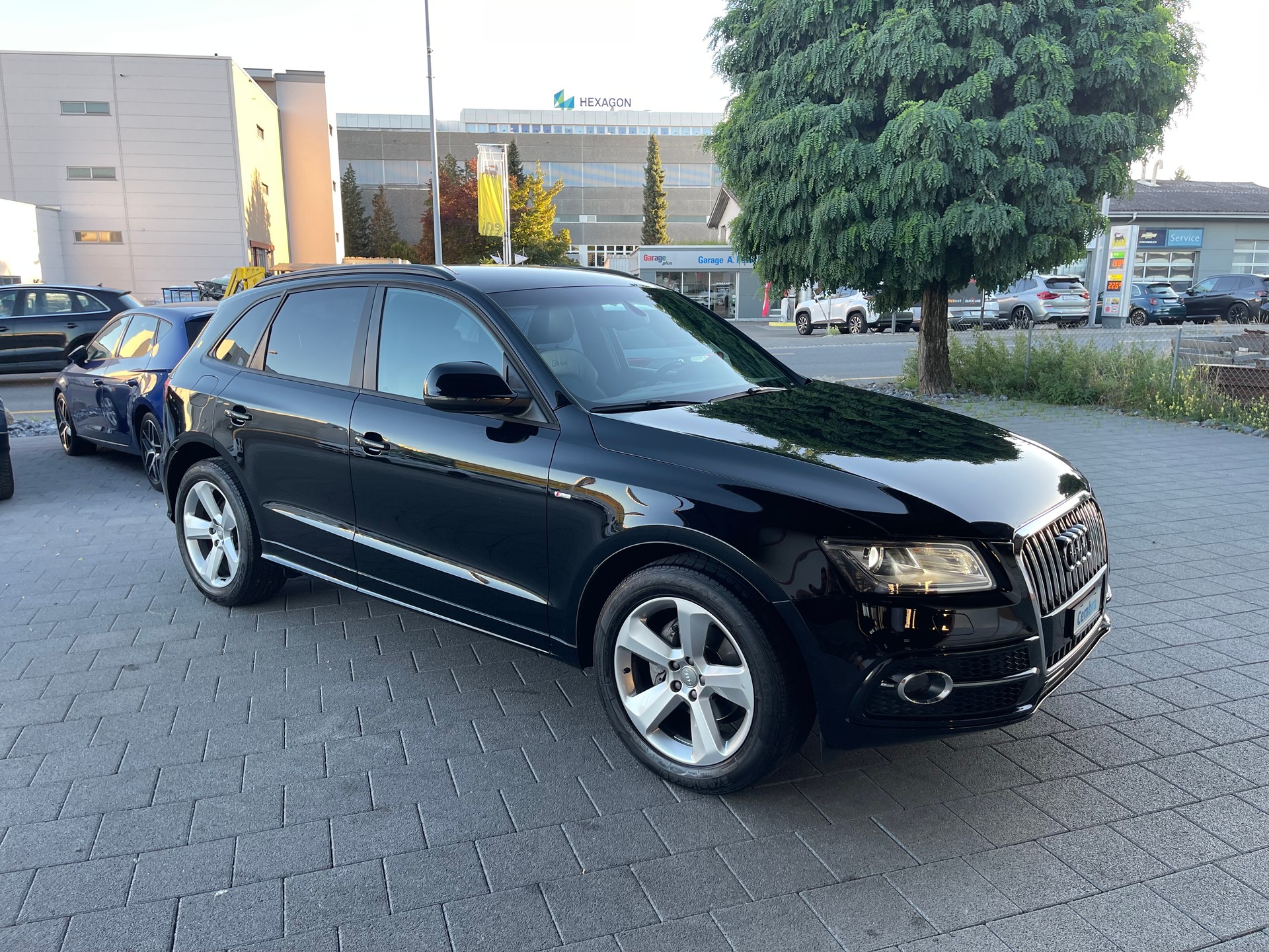 AUDI Q5 2.0 TDI S-Line-image-3