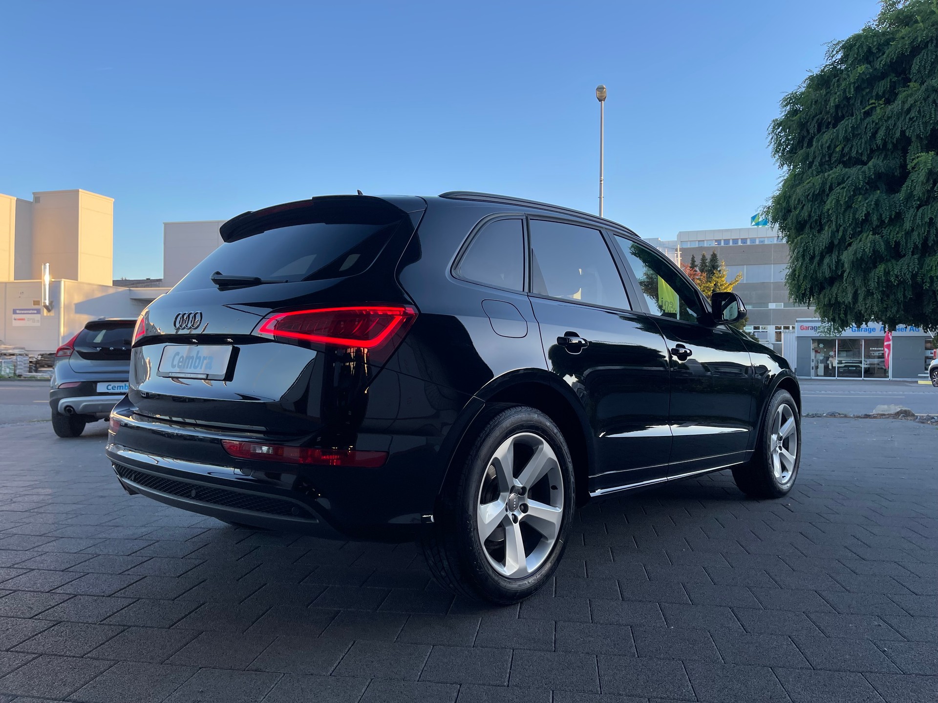 AUDI Q5 2.0 TDI S-Line-image-6