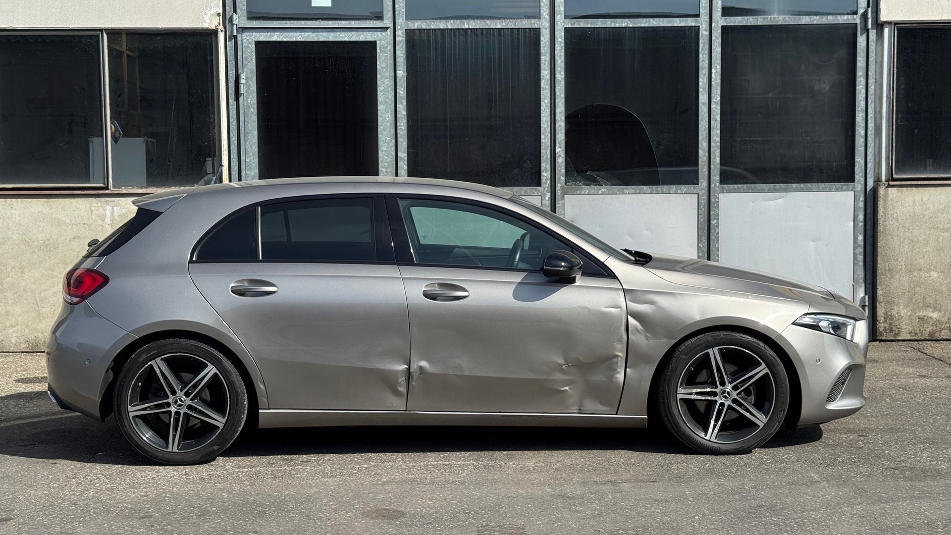 MERCEDES-BENZ A 180 7G-DCT-image-3