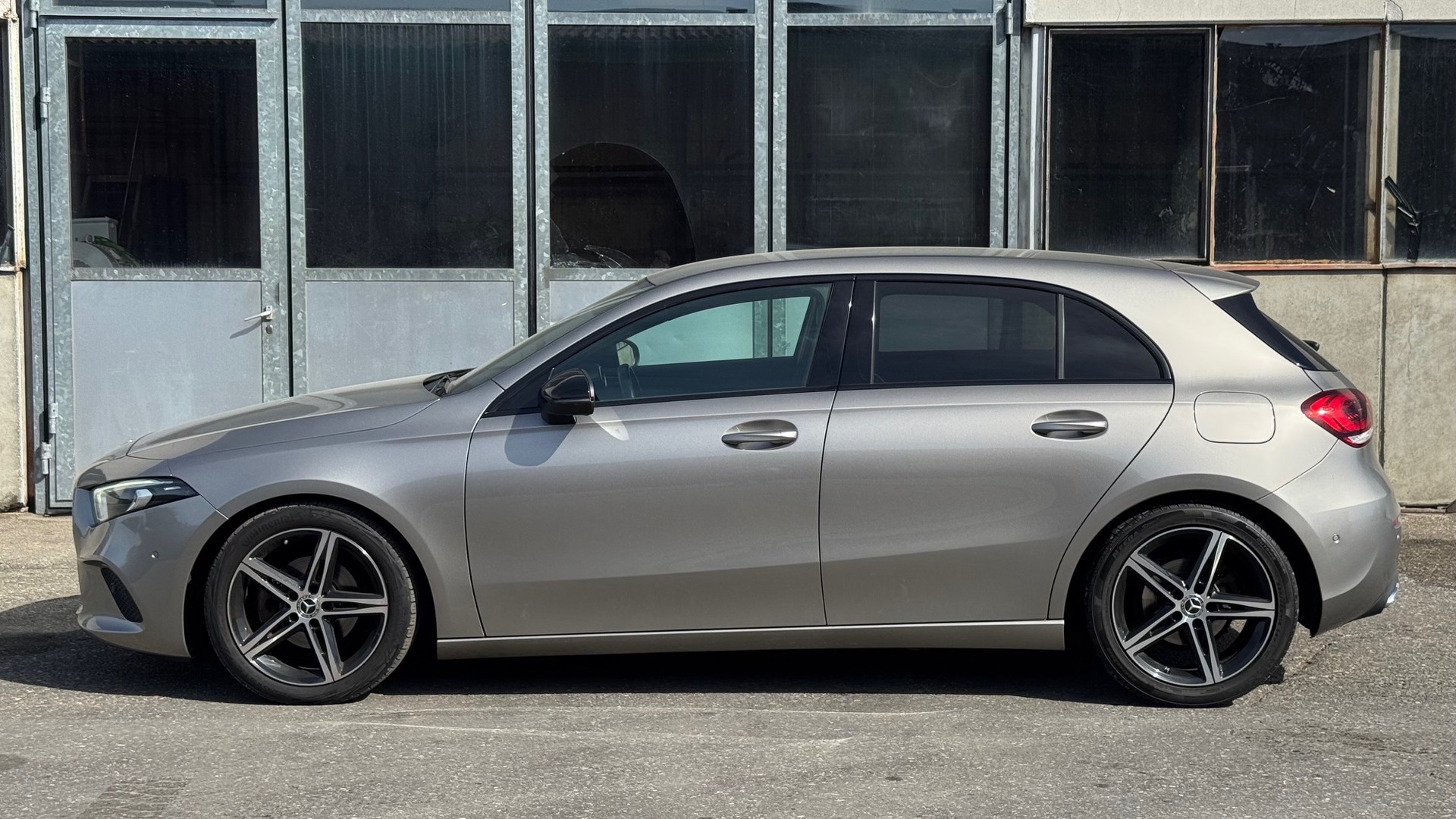 MERCEDES-BENZ A 180 7G-DCT-image-7