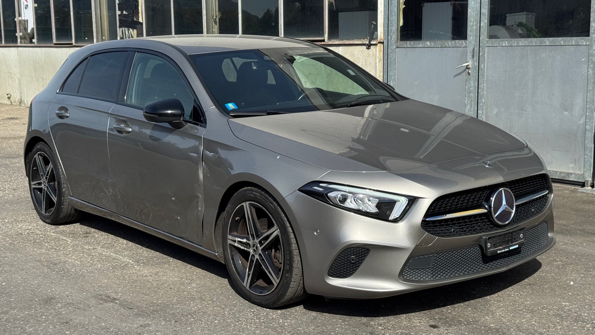 MERCEDES-BENZ A 180 7G-DCT-image-2