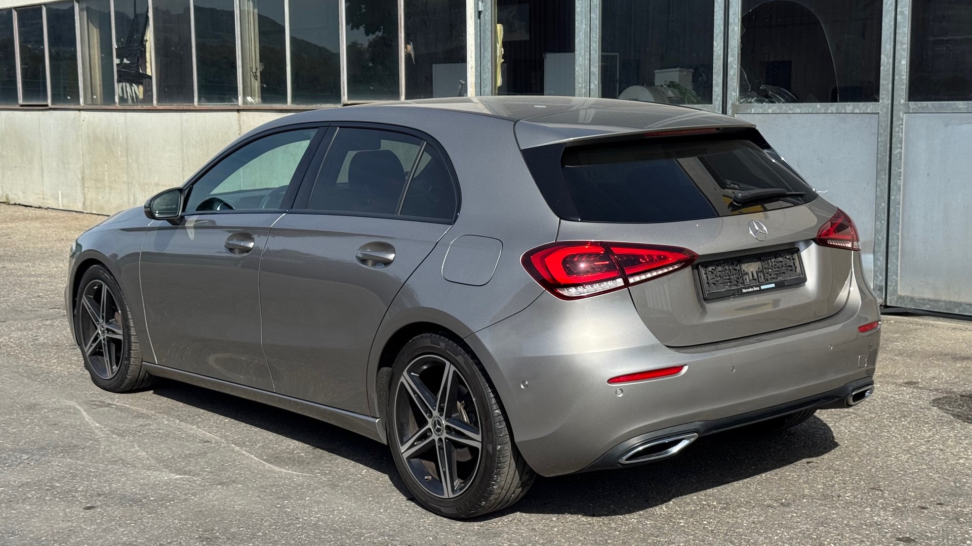MERCEDES-BENZ A 180 7G-DCT-image-6