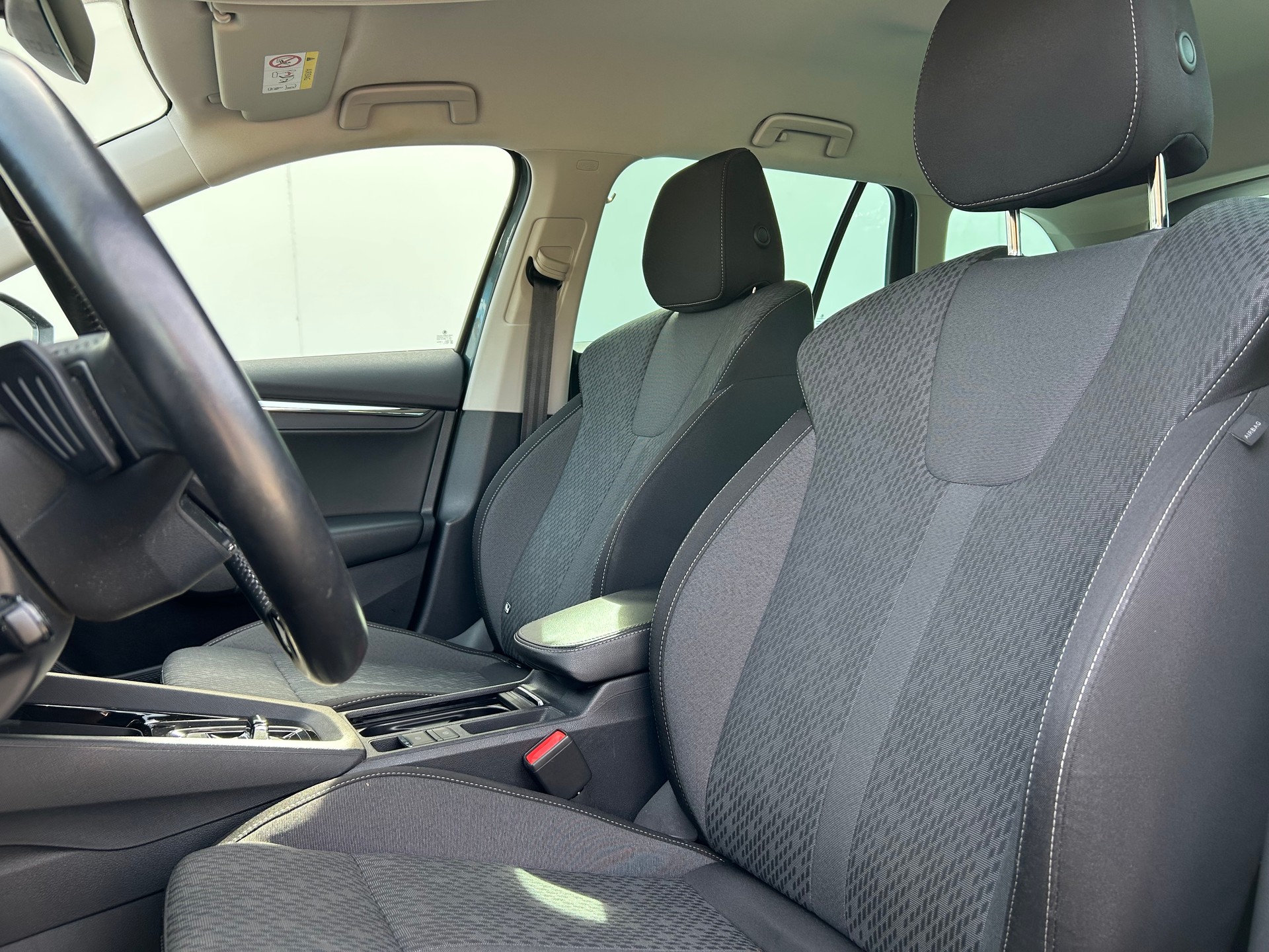 SKODA Octavia Combi 1.0 TSI mHEV DSG Ambition-image-6